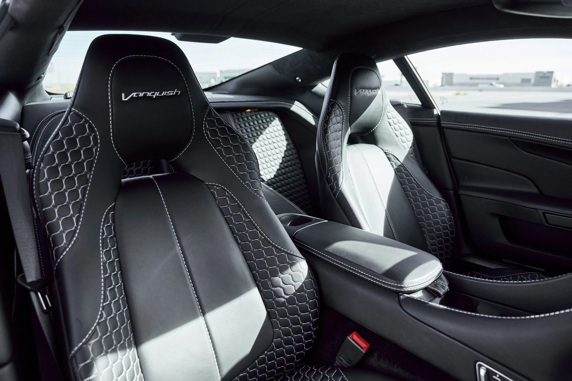 mph045_1309629399_Used_2014_Aston_Martin_Vanquish_V12_1773193817_189a8d90f1