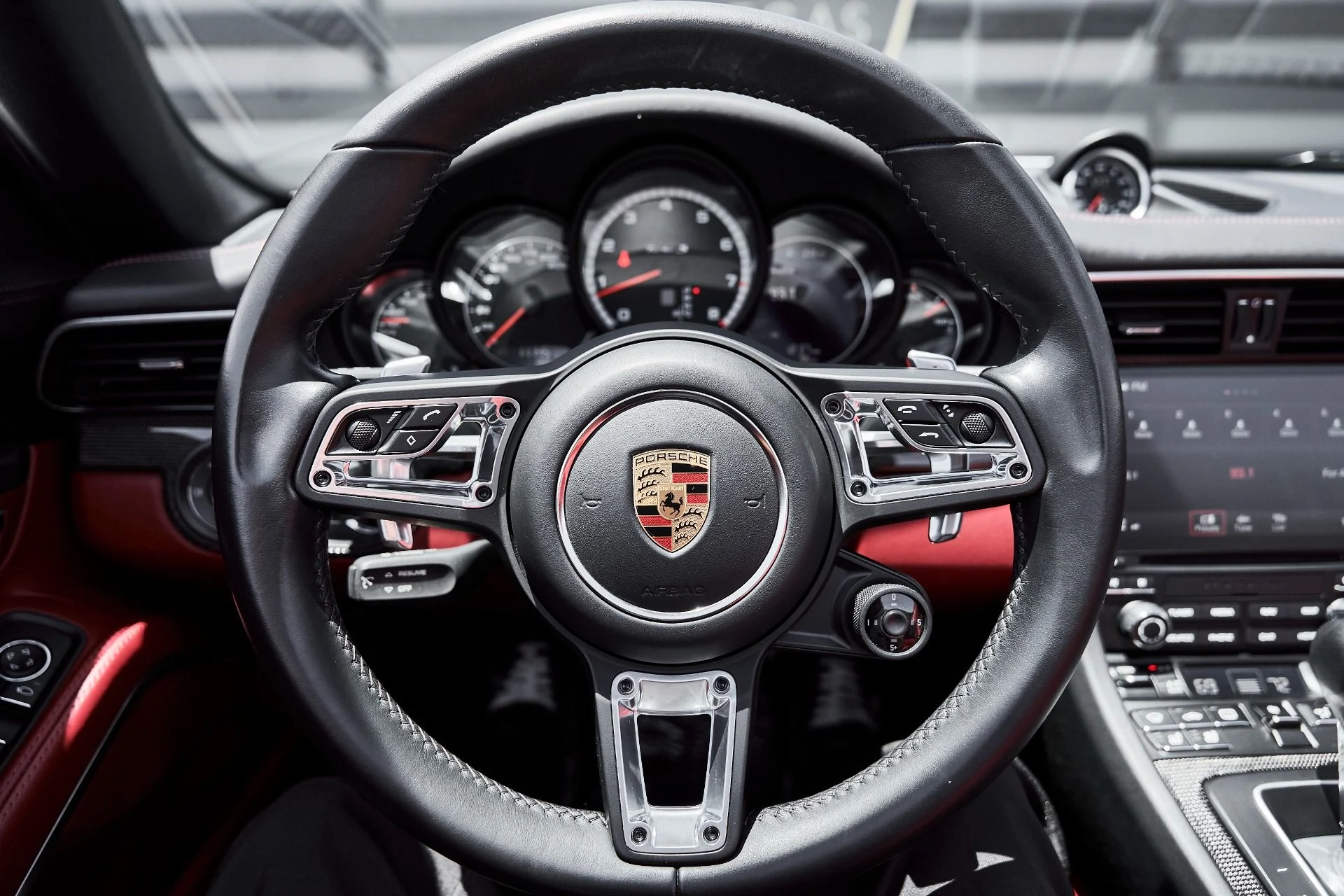 mph045_1309661419_Used_2019_Porsche_911_Turbo_S_1781225451_8f7ba211e7