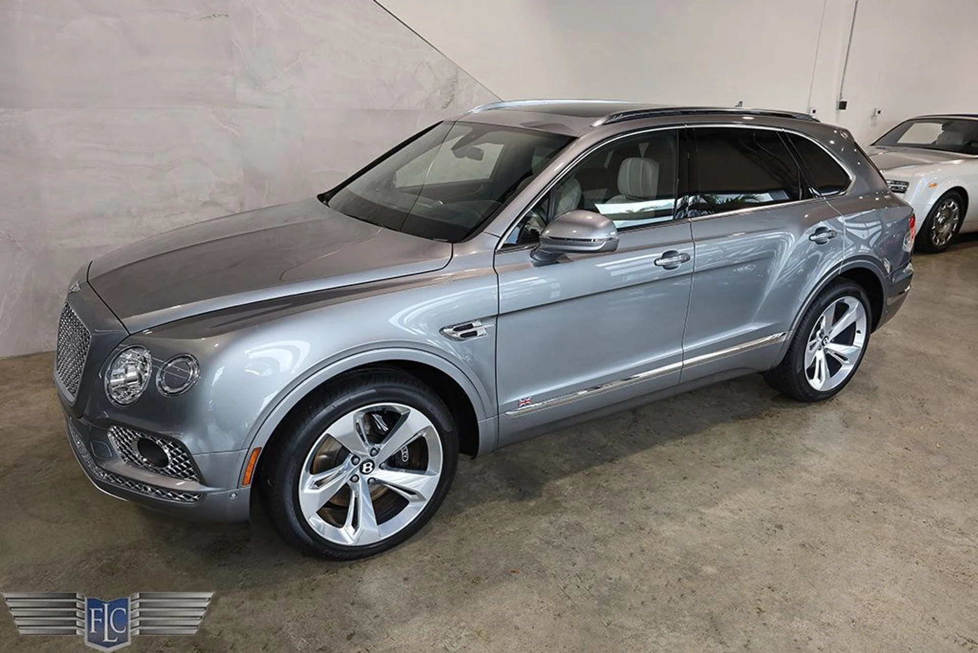 mph045_1360105927_used_2018_bentley_bentayga_onyxeditionawd_9689_22935440_46_1024_dd74f7f76a