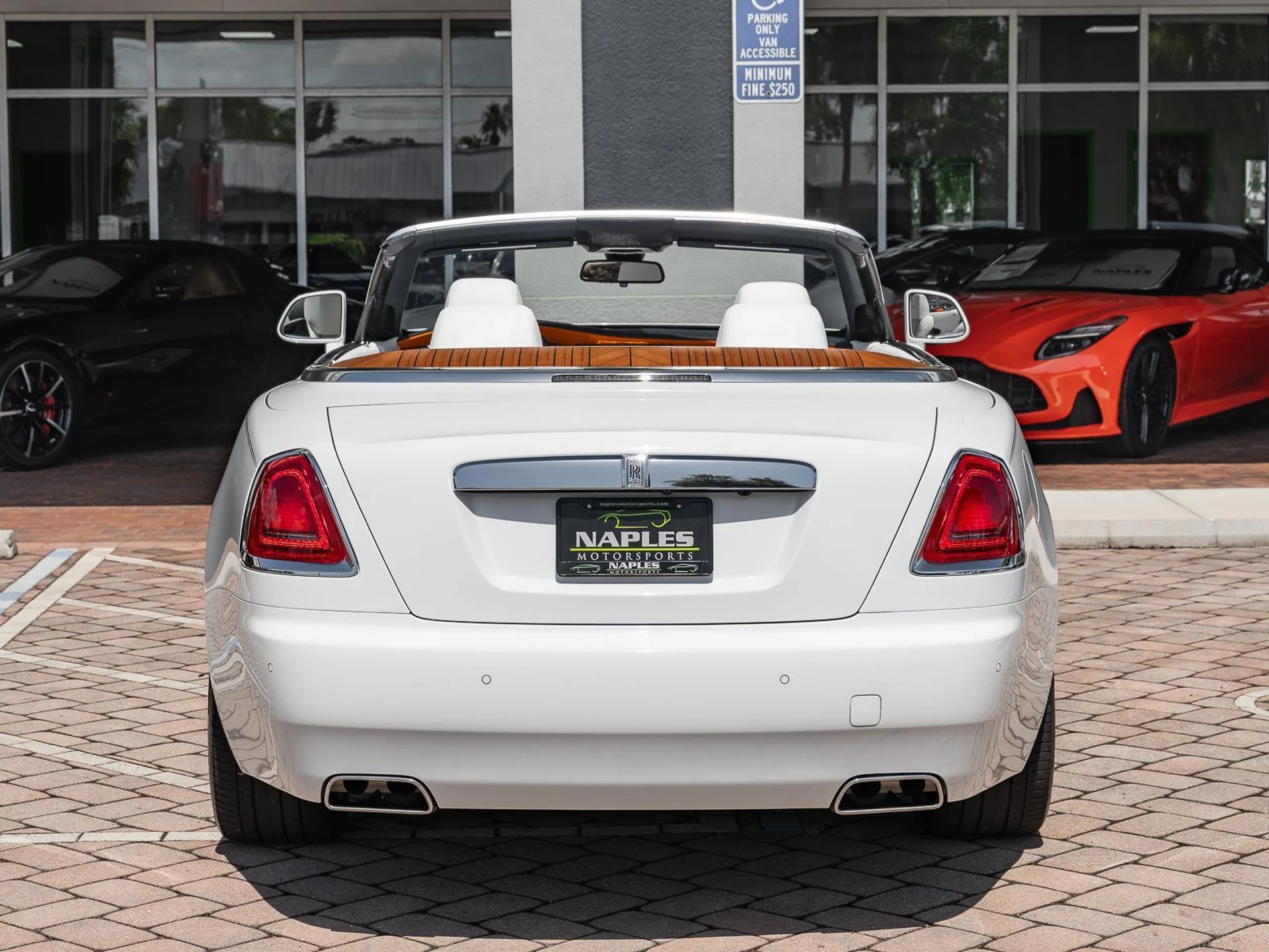 mph045_1362302726_Used_2016_Rolls_Royce_Dawn_2dr_Convertible_1782414122_e80b6c59c9