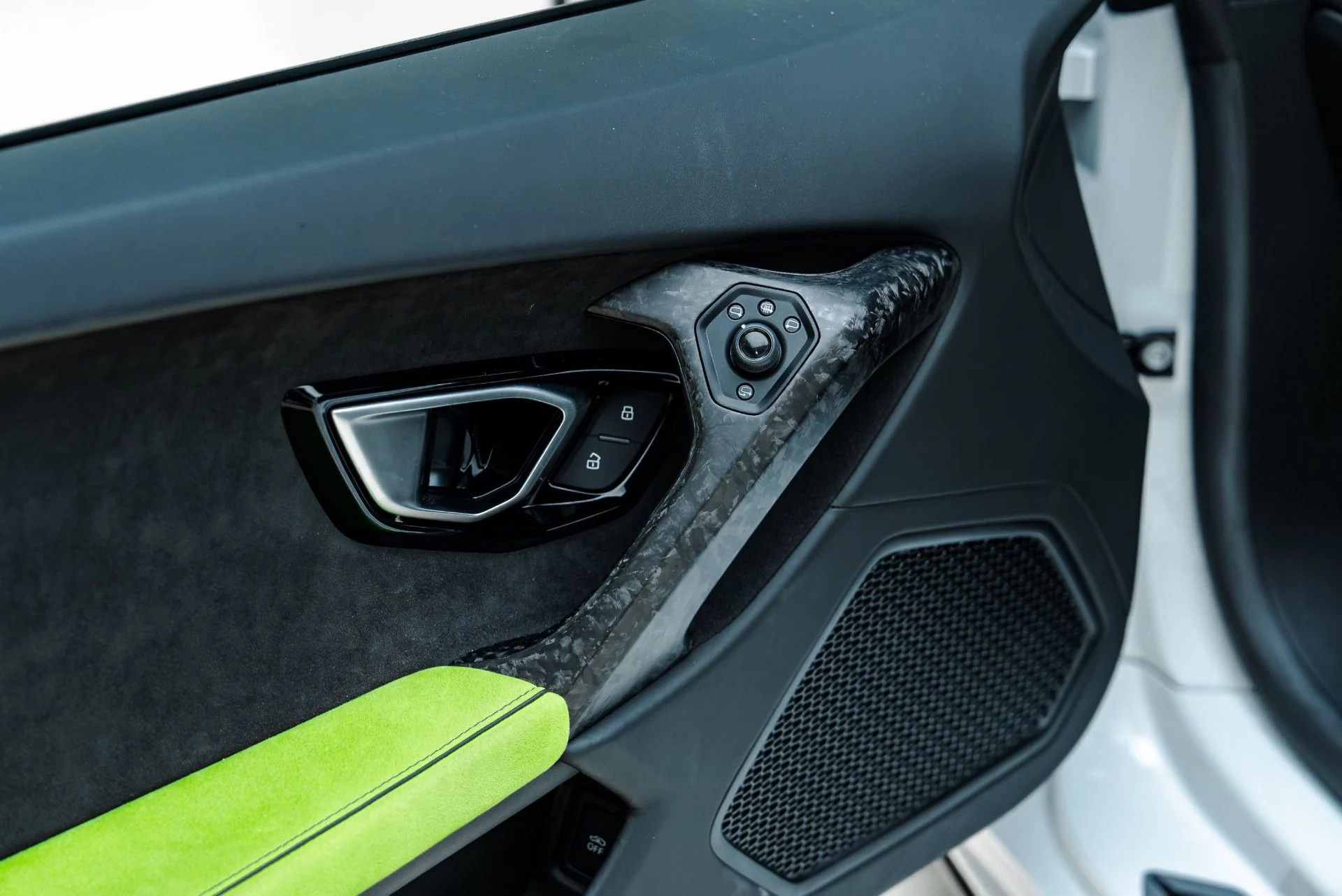 mph045_1369510683_Used_2021_Lamborghini_Huracan_VF_Supercharged_EVO_1789669158_d572cb359a