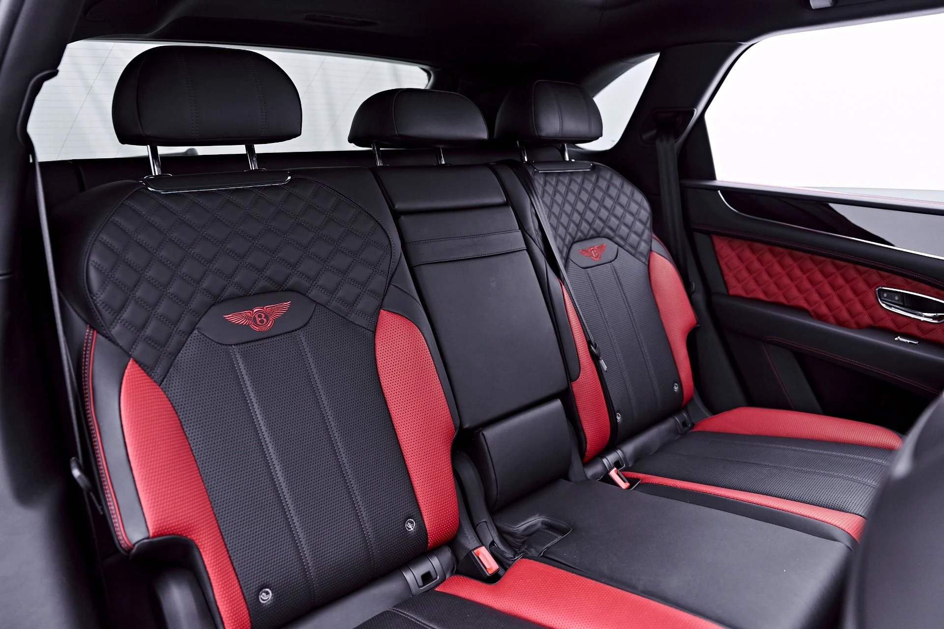 mph045_1372905093_Used_2023_Bentley_Bentayga_S_1782967361_9a1ac2d58f