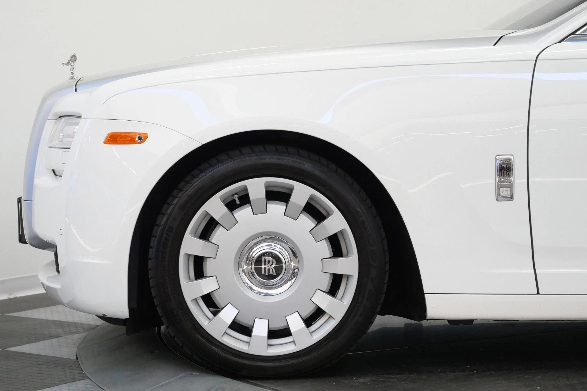 mph045_138686079_Used_2014_Rolls_Royce_Ghost_V12_Power_Drivers_Assistance_1_Heated_and_Ventilated_Front_Seats_1779224671_4a412b6811