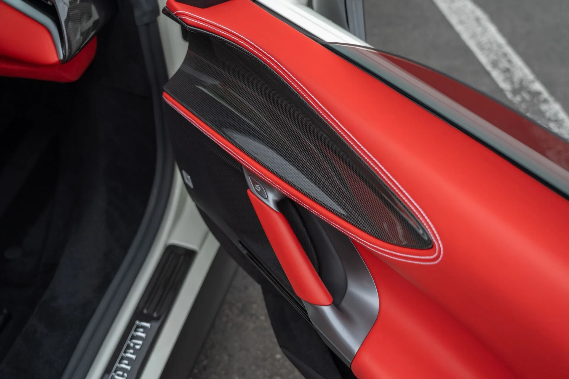 mph045_1398107960_Used_2022_Ferrari_SF_90_Stradale_1759959482_a929d6d8ad