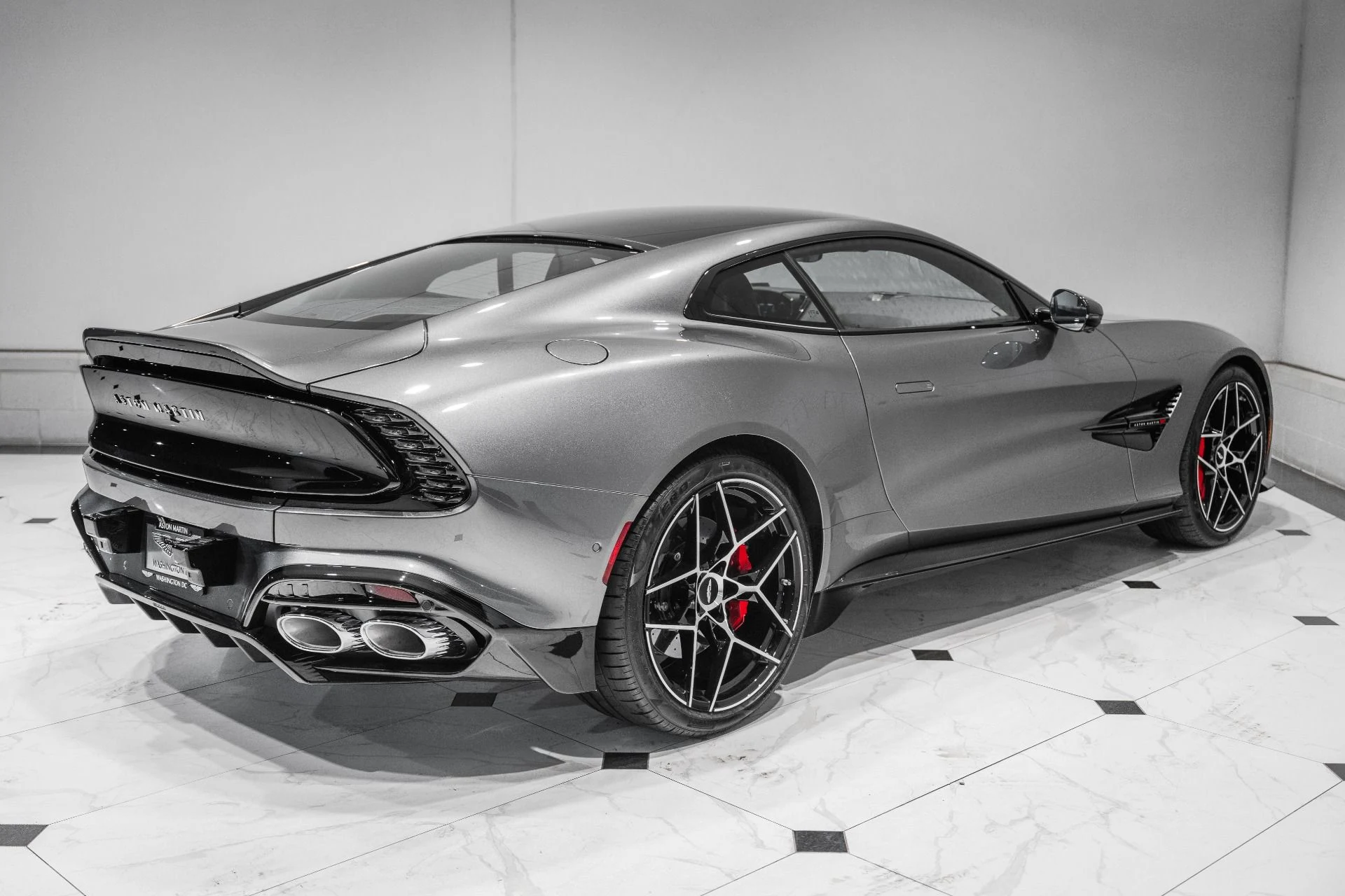 mph045_1398411437_New_2027_ASTON_MARTIN_VANQUISH_1787330062_cb957b61d9
