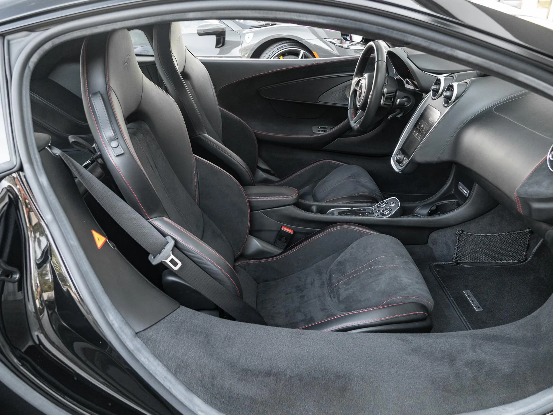 mph045_1400293611_Used_2018_Mc_Laren_570_GT_1768385508_3c77de20e9