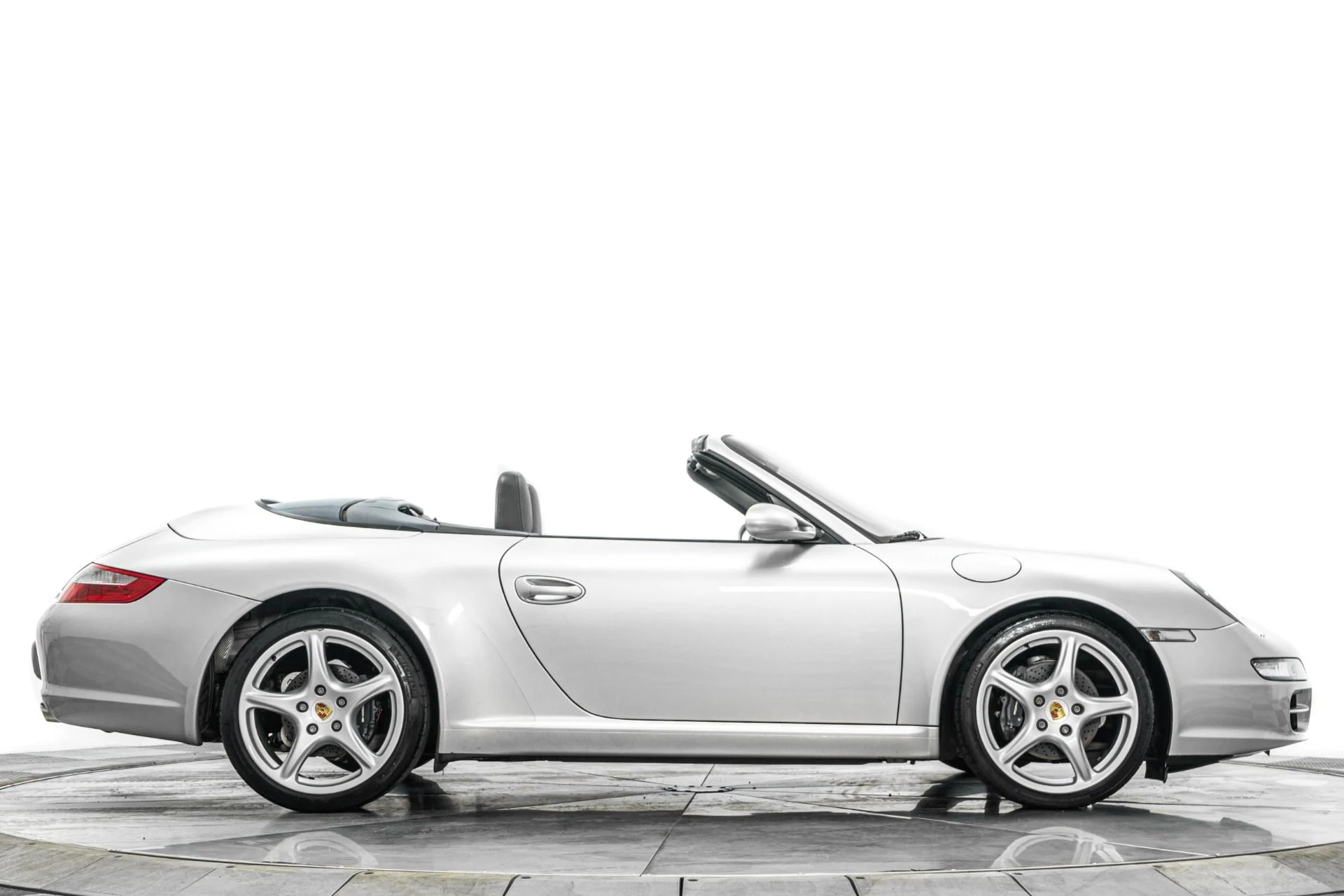 mph045_1405961562_Used_2005_Porsche_911_Carrera_1782410367_0a0c32f63c