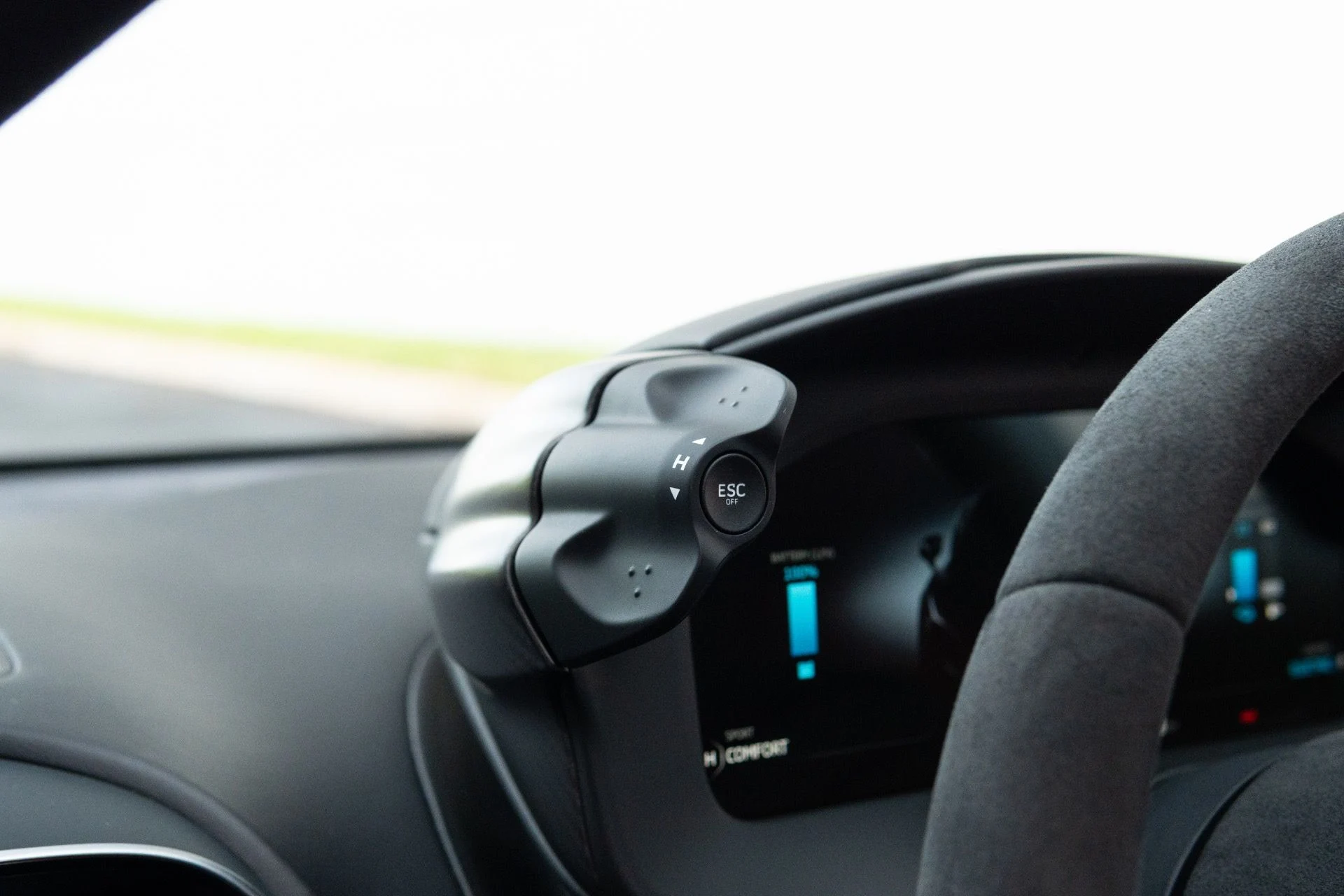 mph045_1416435979_Used_2023_Mc_Laren_Artura_1776712926_4bb50e641f