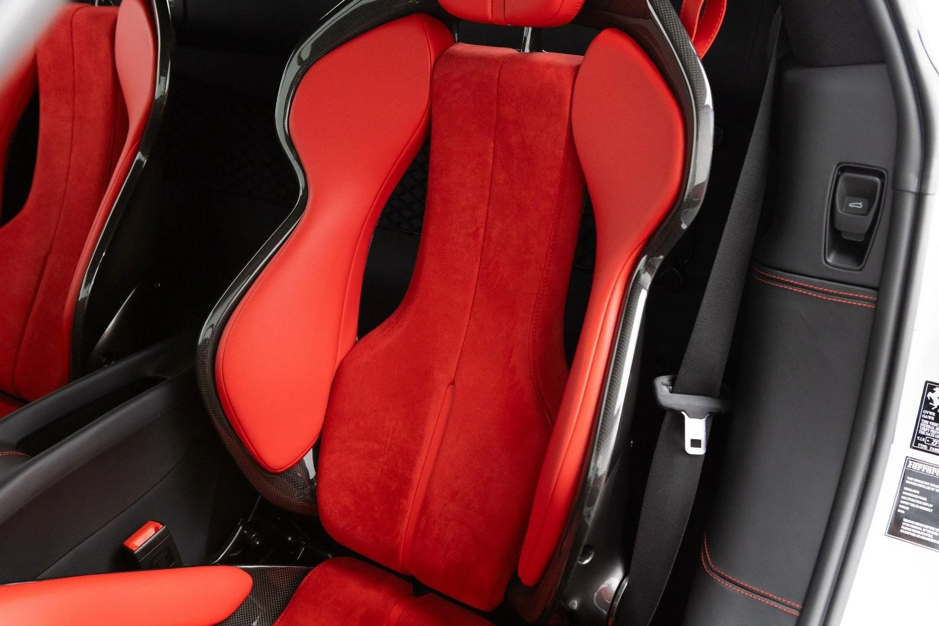 mph045_1430161411_Used_2024_Ferrari_296_GTB_1777368304_0f0cacf314