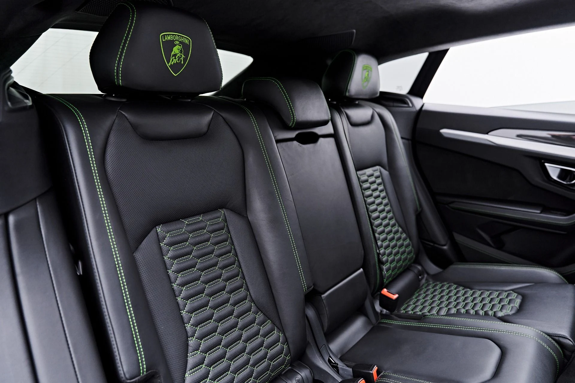 mph045_1430321926_Used_2021_Lamborghini_Urus_1788457943_05f2563c9c
