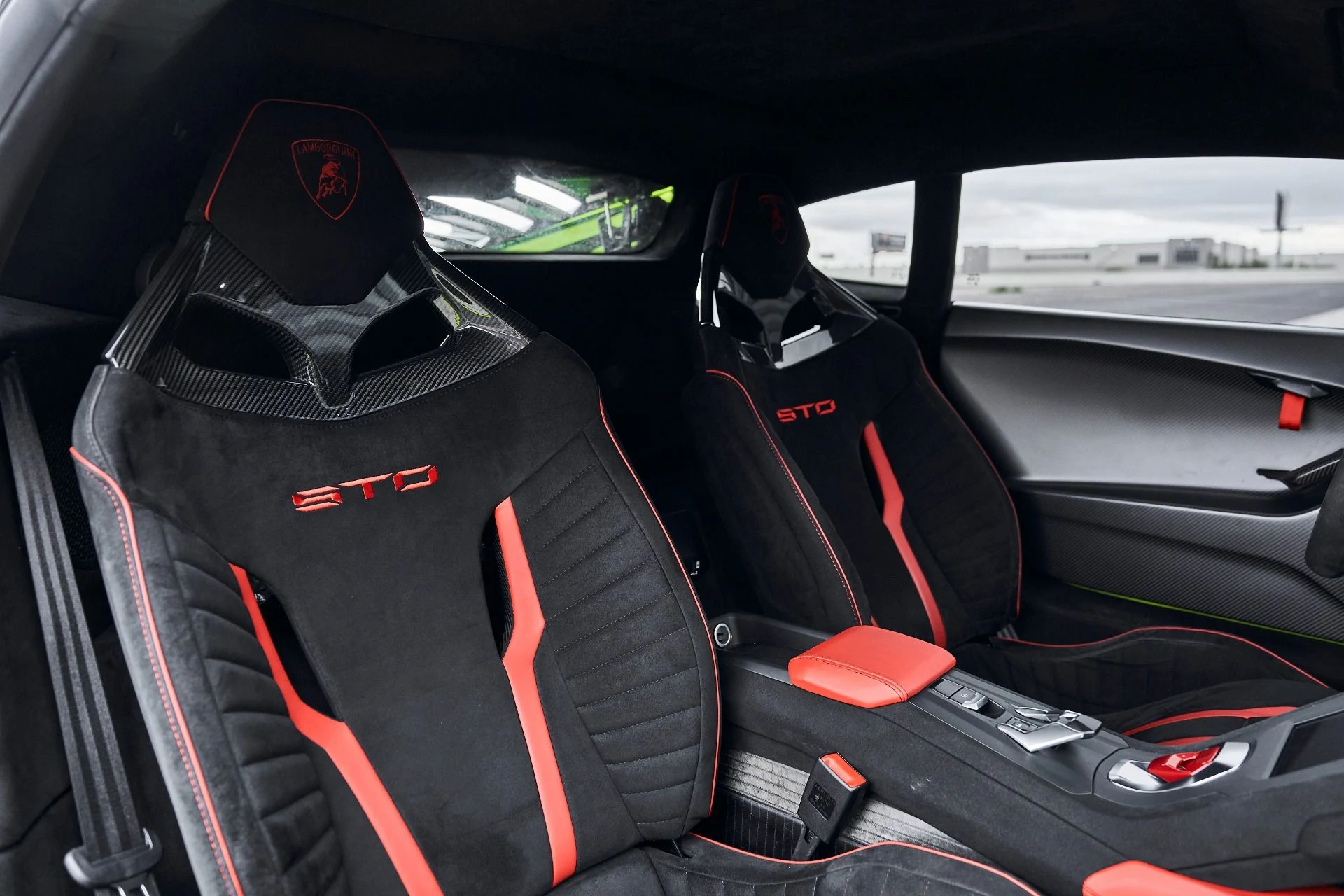 mph045_1440095077_Used_2022_Lamborghini_Huracan_STO_Base_1771294594_b37927323d