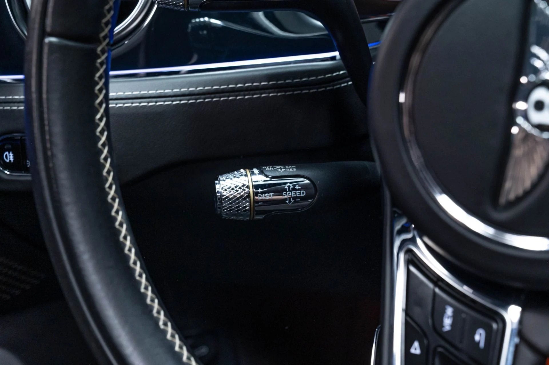 mph045_1446633389_Used_2020_Bentley_Flying_Spur_W12_1785337642_1e25655e47