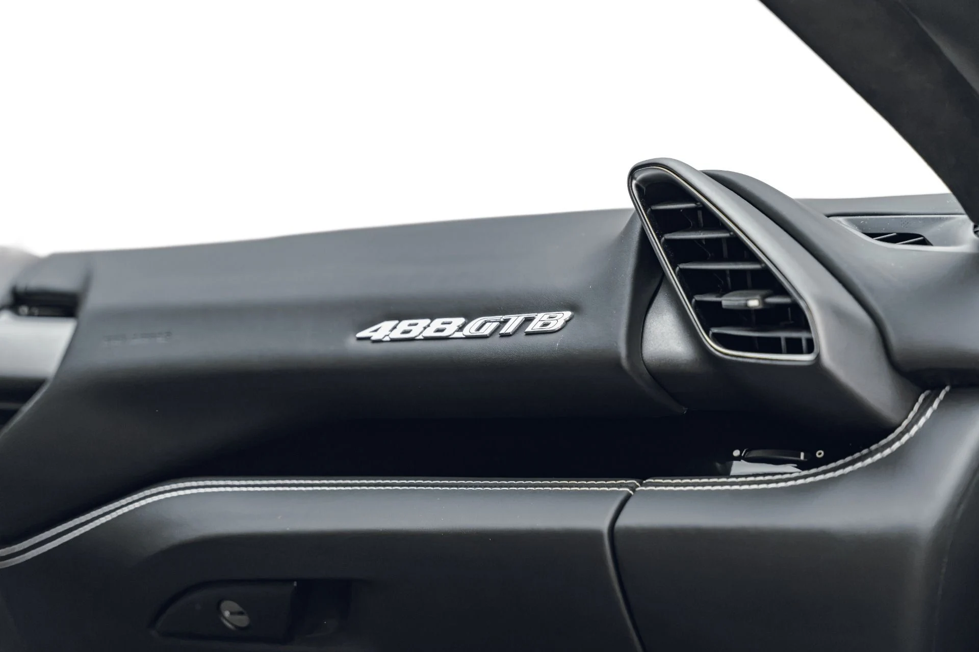 mph045_1465114837_Used_2018_Ferrari_488_GTB_1781823544_2ff7f6bcb0