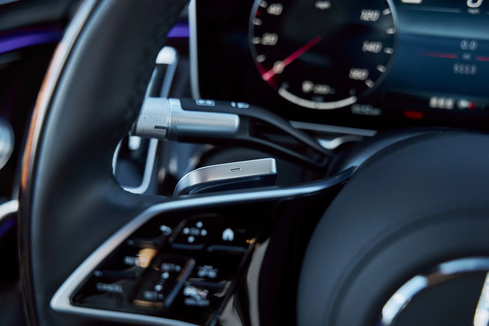 mph045_1470280376_Used_2025_Mercedes_Benz_S_Class_Maybach_S_580_1769305332_72bed60585