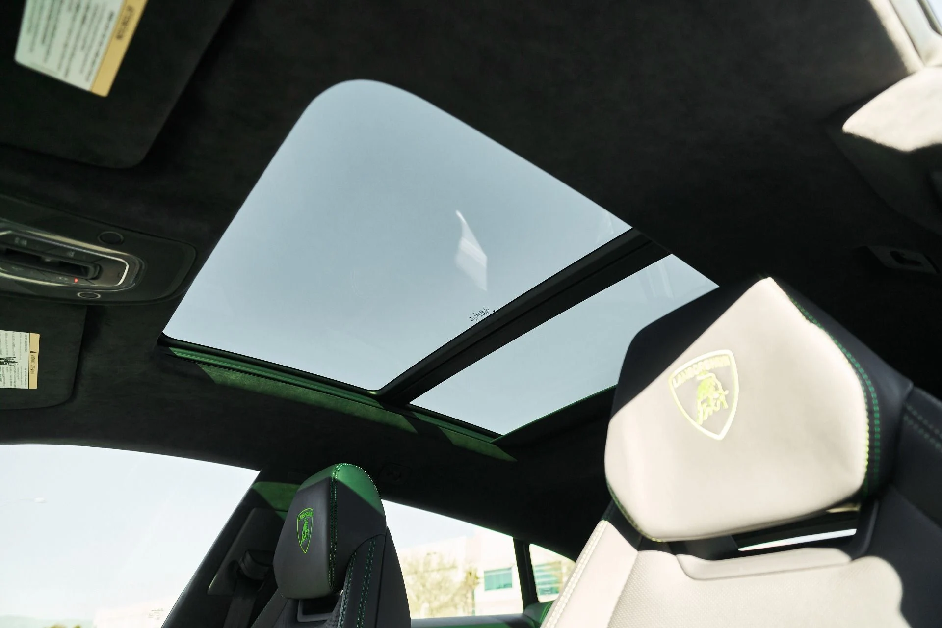 mph045_1478624472_Used_2021_Lamborghini_Urus_1765854525_562b0dad4f