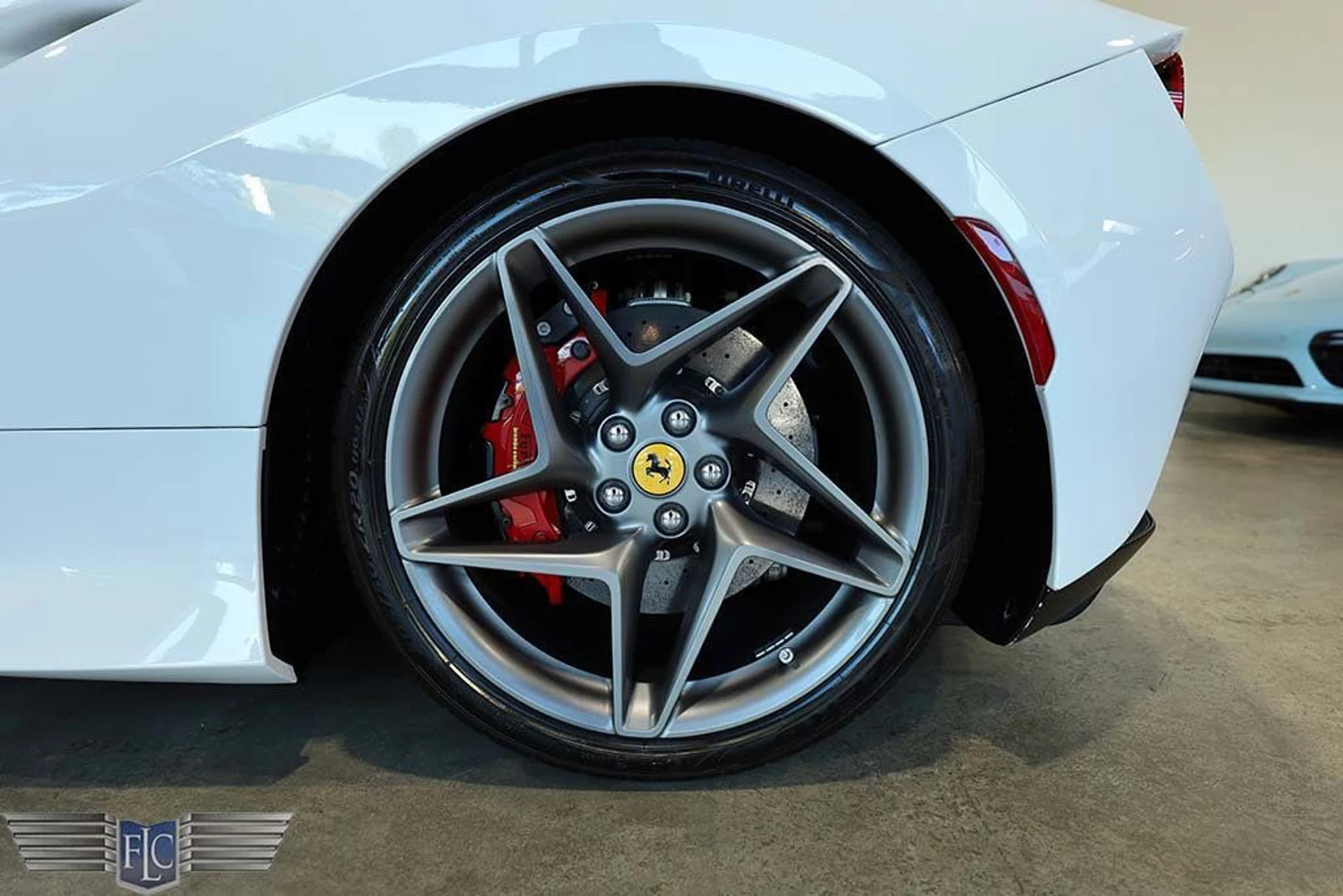 mph045_1484156424_used_2023_ferrari_f8_spider_convertible_9689_22983772_46_1024_dc1de13a6d