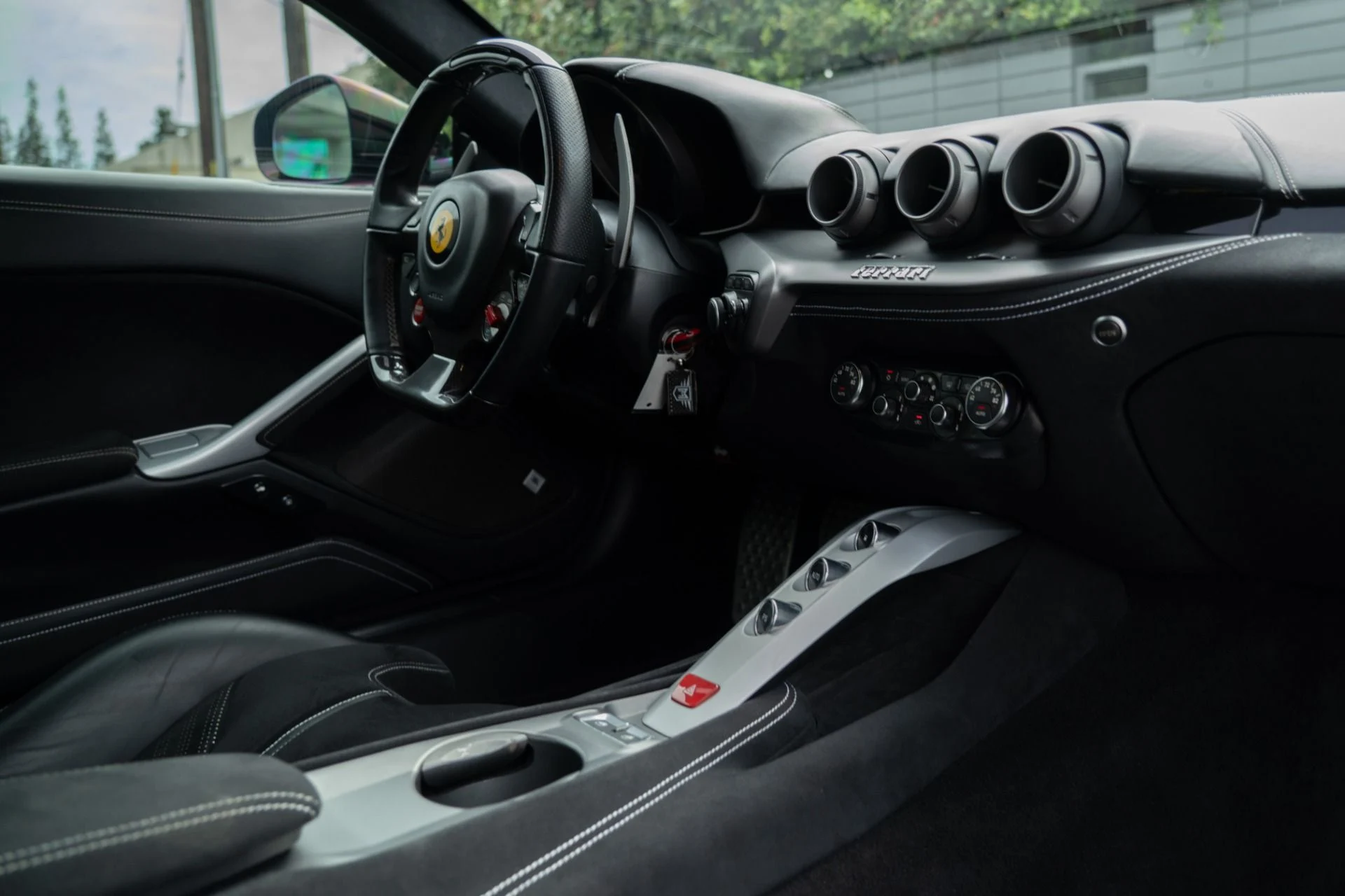 mph045_1491824774_Used_2014_Ferrari_F12berlinetta_1756490493_8b4f312b24