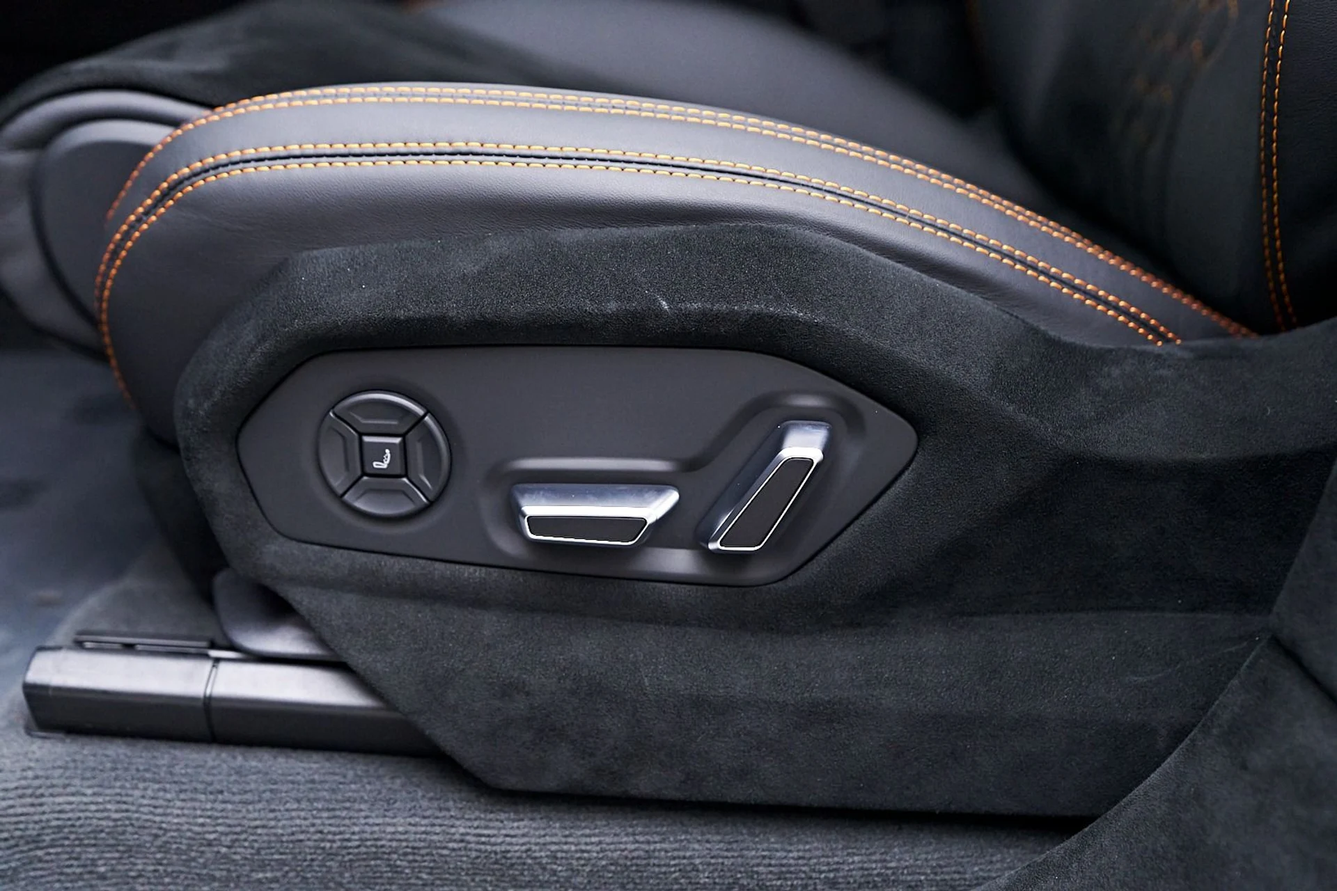 mph045_1529205454_Used_2024_Lamborghini_Urus_Performante_1743293329_673c0f886c