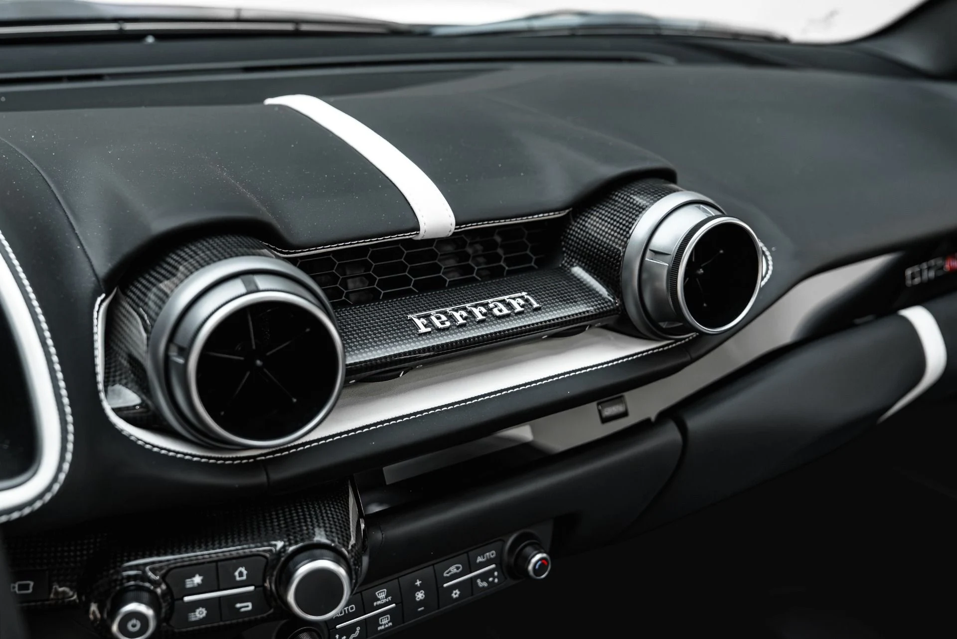 mph045_1532882028_Used_2022_Ferrari_812_GTS_1785863073_8e68cae0e3
