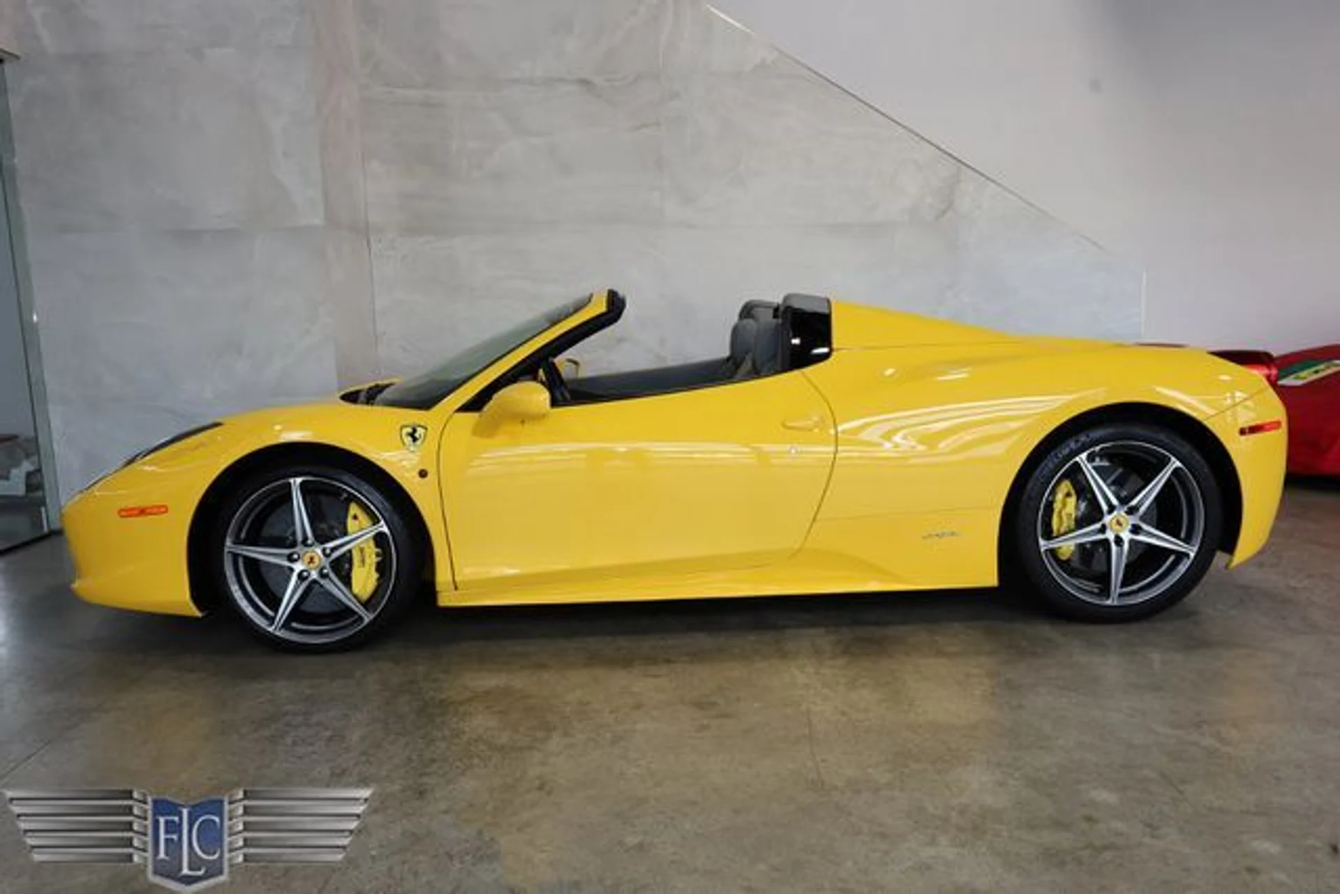 mph045_15458152_used_2015_ferrari_458_italia_2drconvertible_9689_23049231_49_640_92b42d4f56