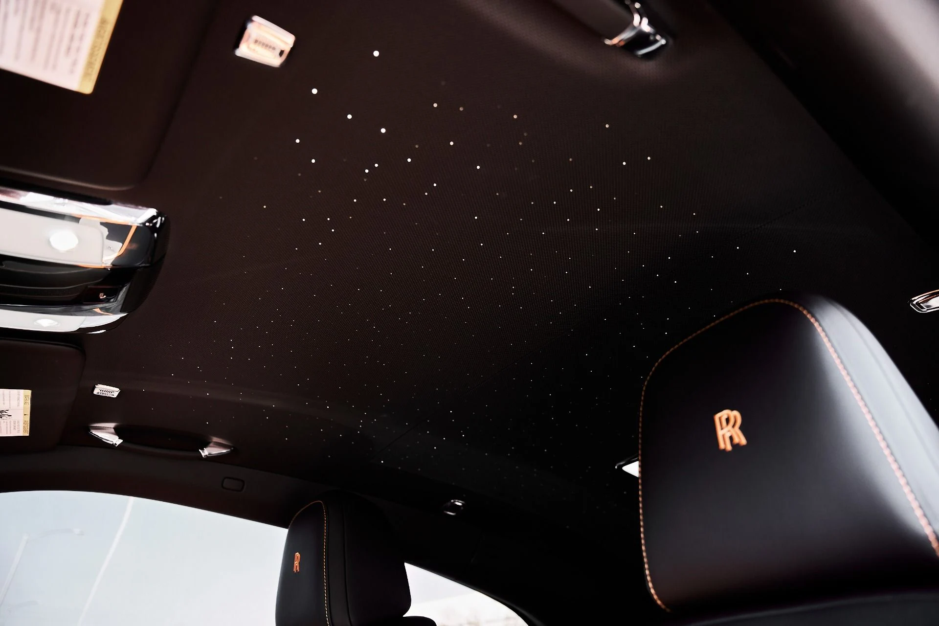 mph045_1555131631_Used_2025_Rolls_Royce_Spectre_Base_1775246551_f51b545319