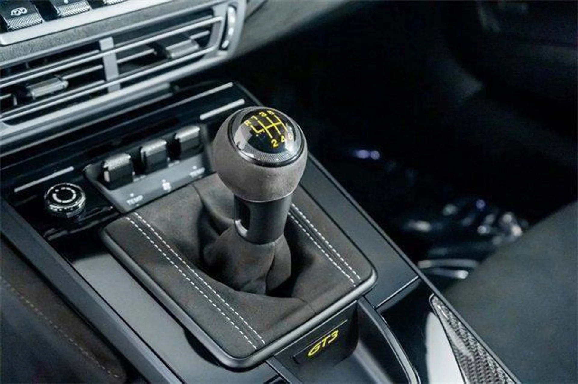 mph045_156676611_Lh3uyr9n_Z_Hu_N5dpu_N_Rqyvj_E_Iobc_4556fdbd38