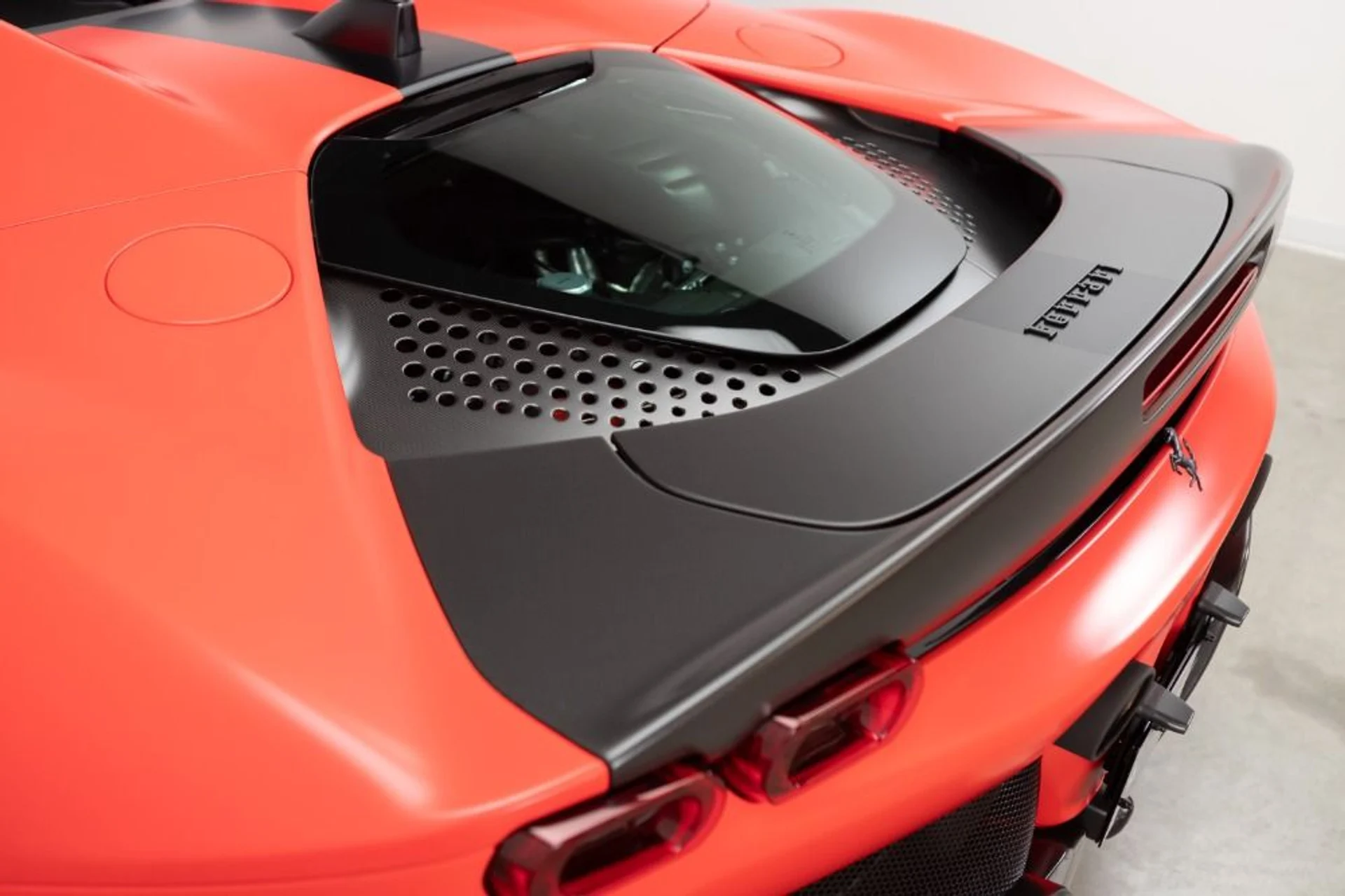 mph045_1568963265_Used_2022_Ferrari_SF_90_Spider_e4b44d8e36