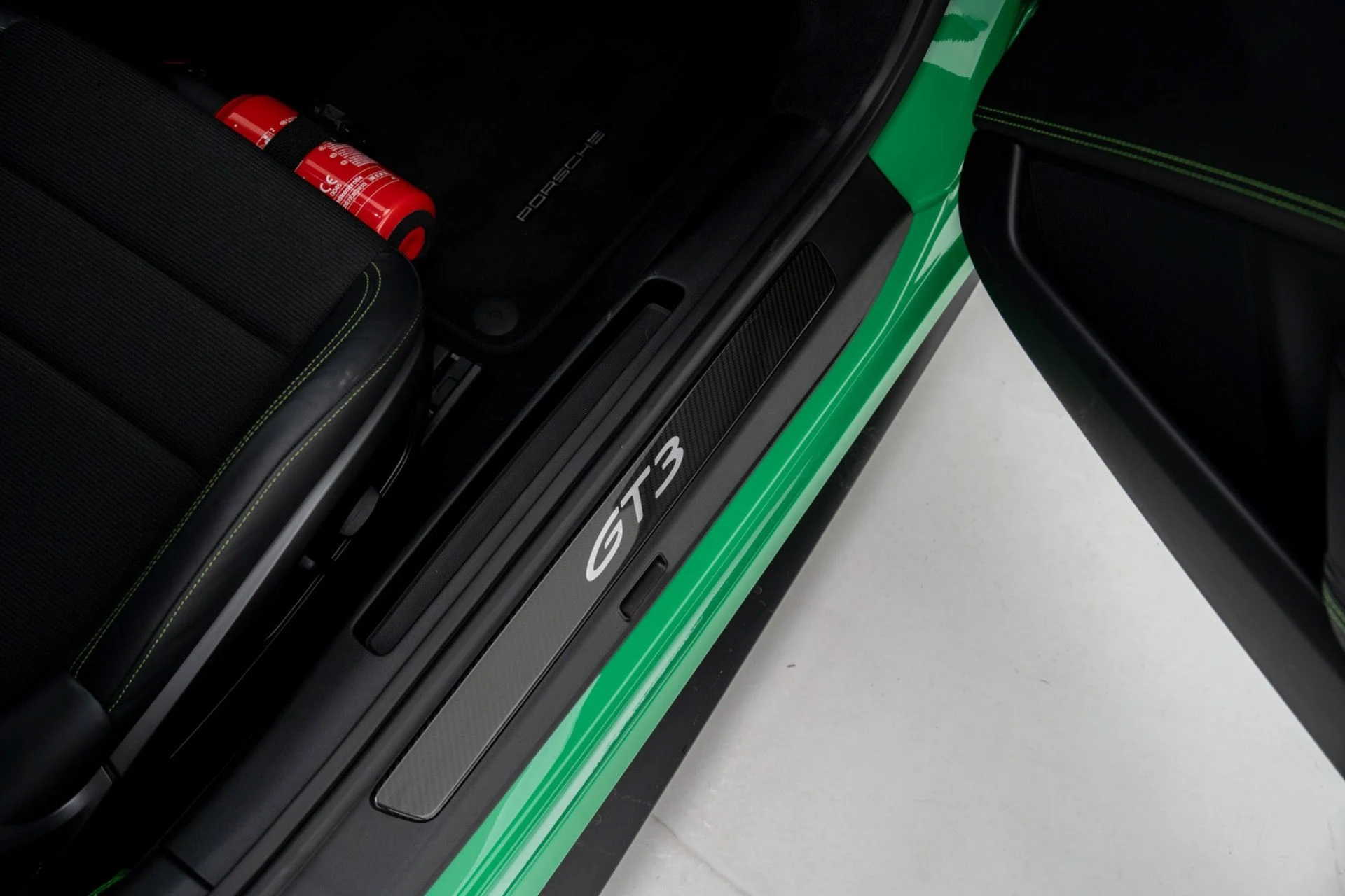 mph045_1574452510_Used_2022_Porsche_911_GT_3_Touring_1775584406_1add717478