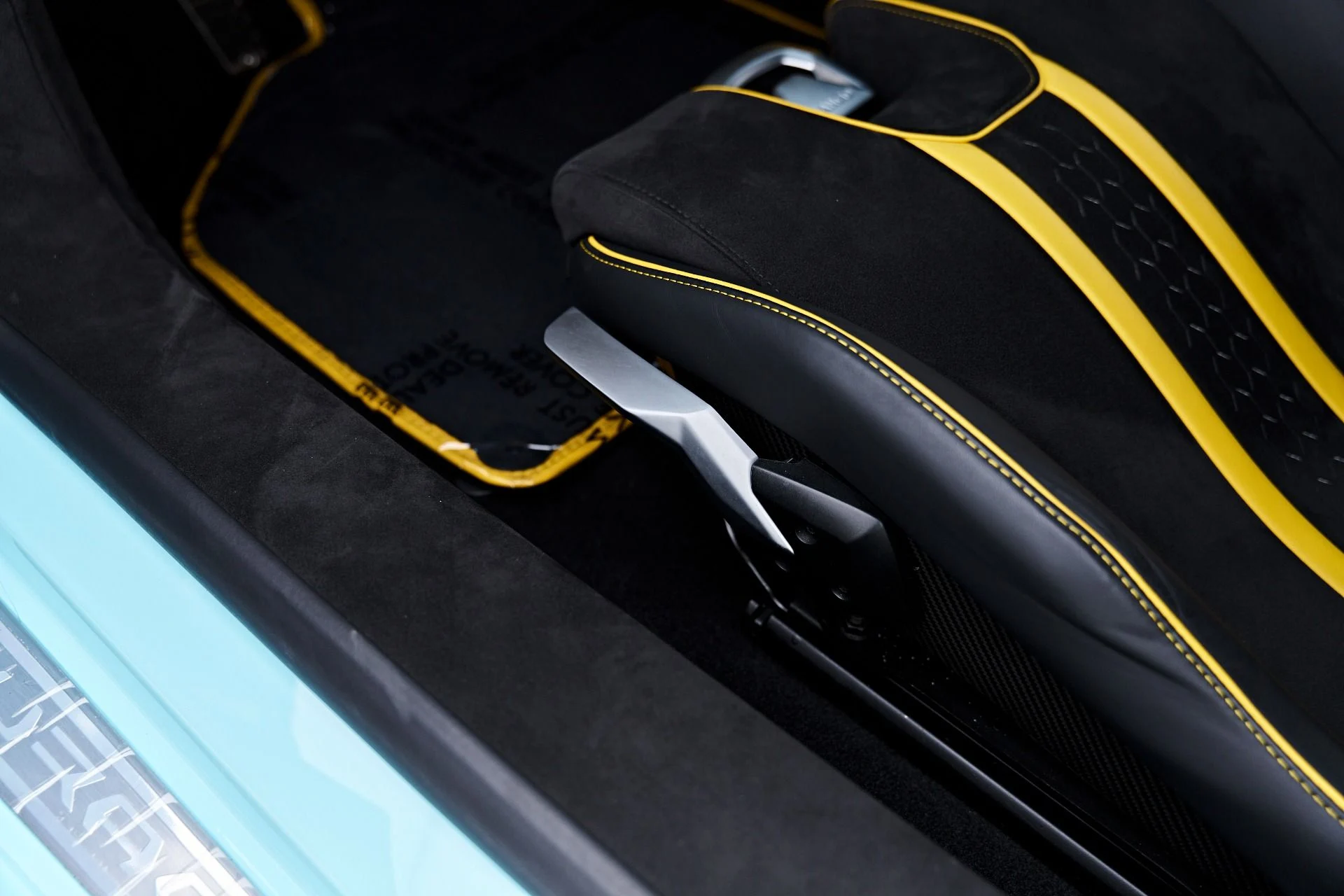 mph045_1574793664_Used_2024_Lamborghini_Huracan_Tecnica_Base_1788455436_3722e4f8cd