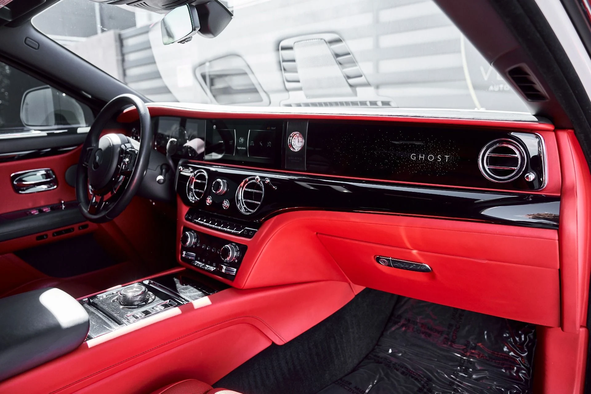 mph045_1578313023_Used_2022_Rolls_Royce_Ghost_Base_1772766036_d2372407e4