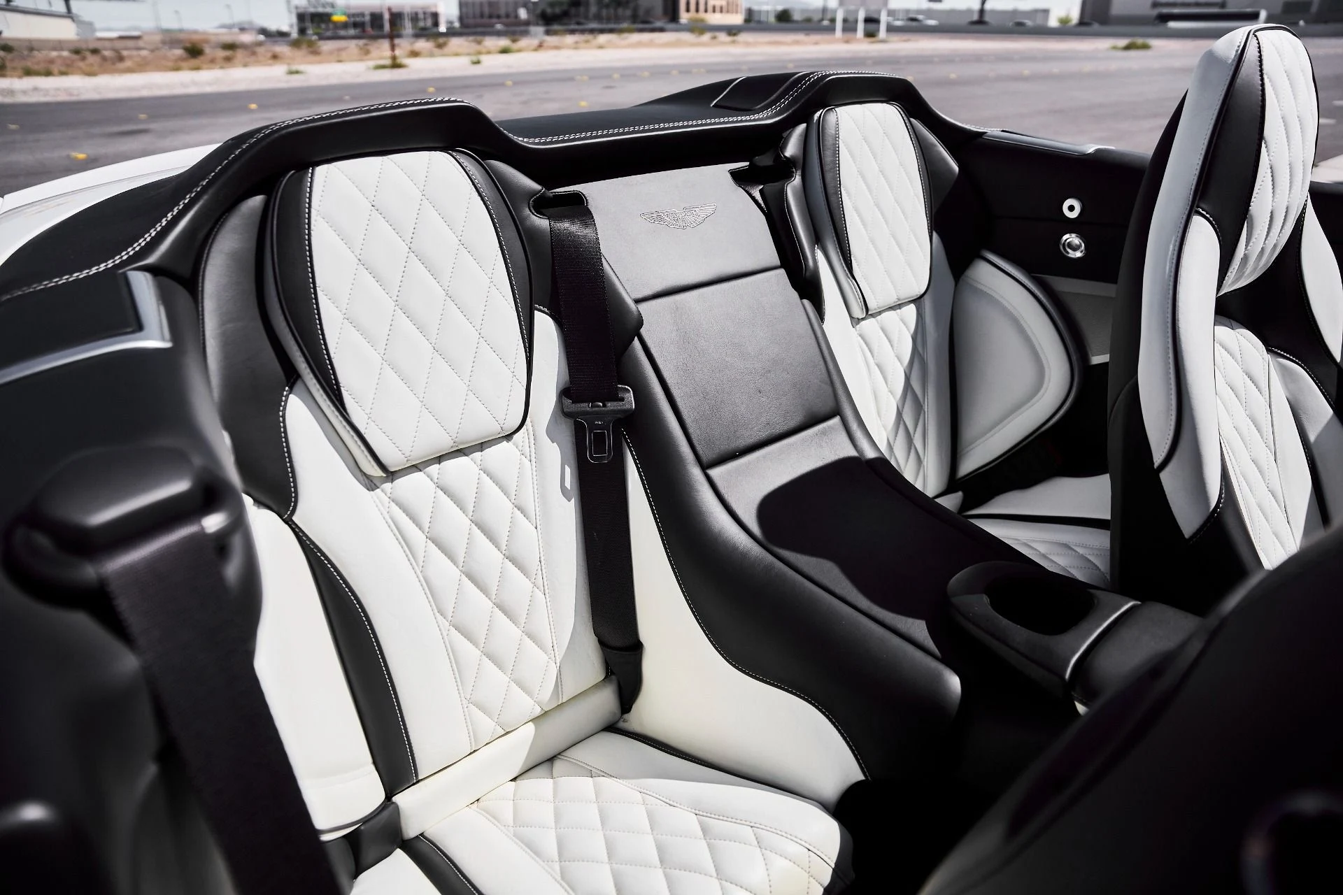 mph045_1588253704_Used_2017_Aston_Martin_Vanquish_Volante_1773797524_1b7405aa0d