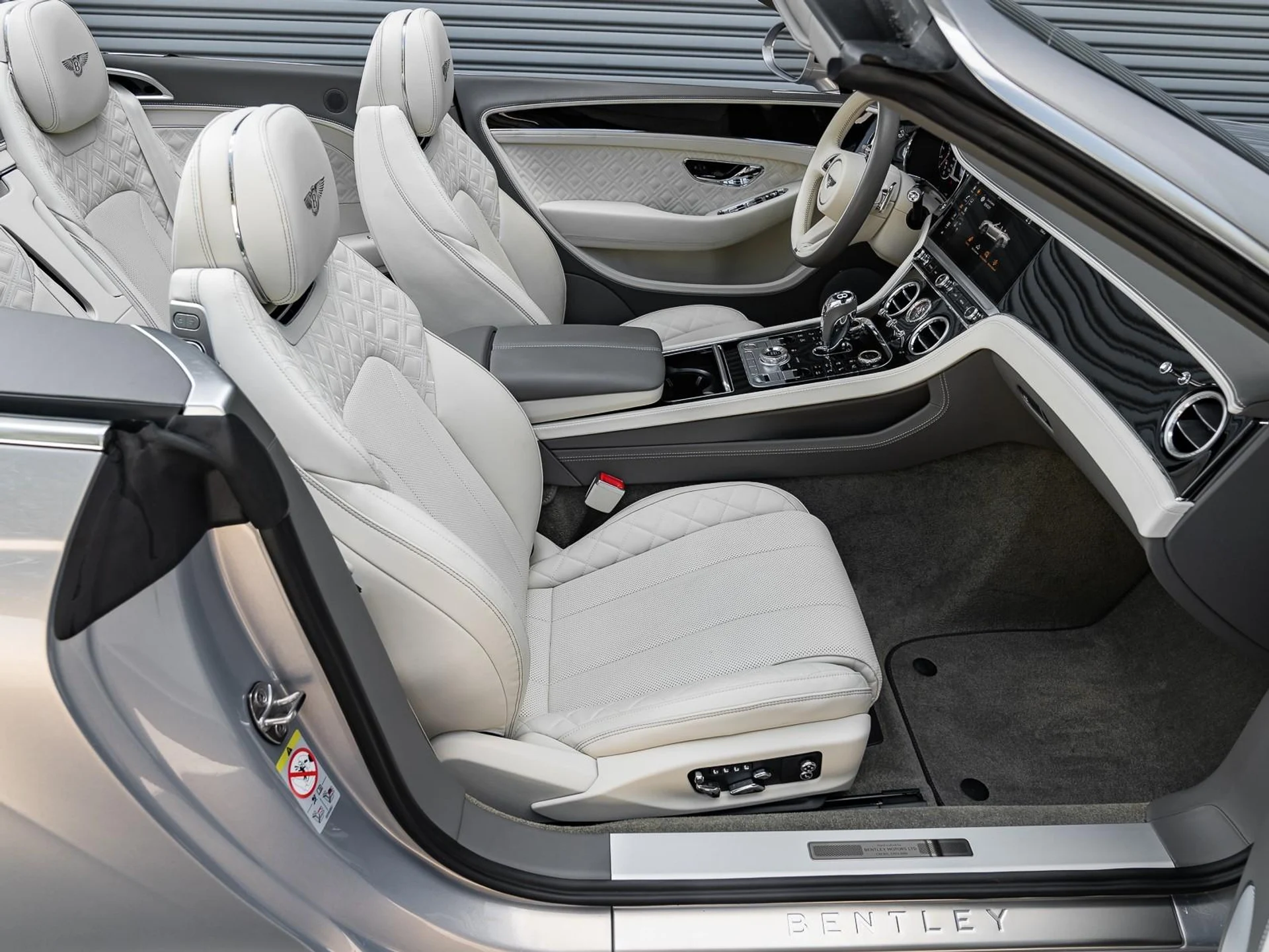 mph045_1599946613_Used_2022_Bentley_Continental_GT_V8_1771851985_f8c52dd27c