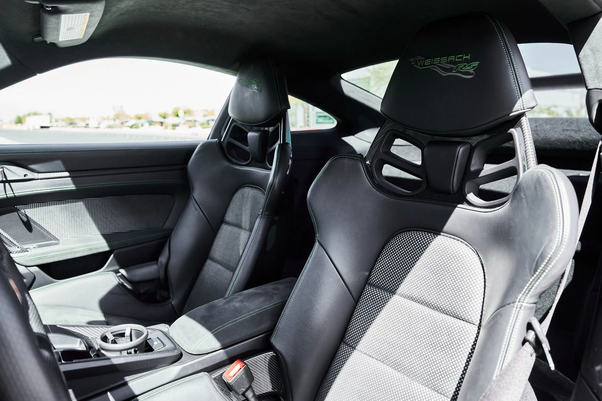 mph045_1621557331_Used_2025_Porsche_911_GT_3_RS_1776295583_e4c52fb33f