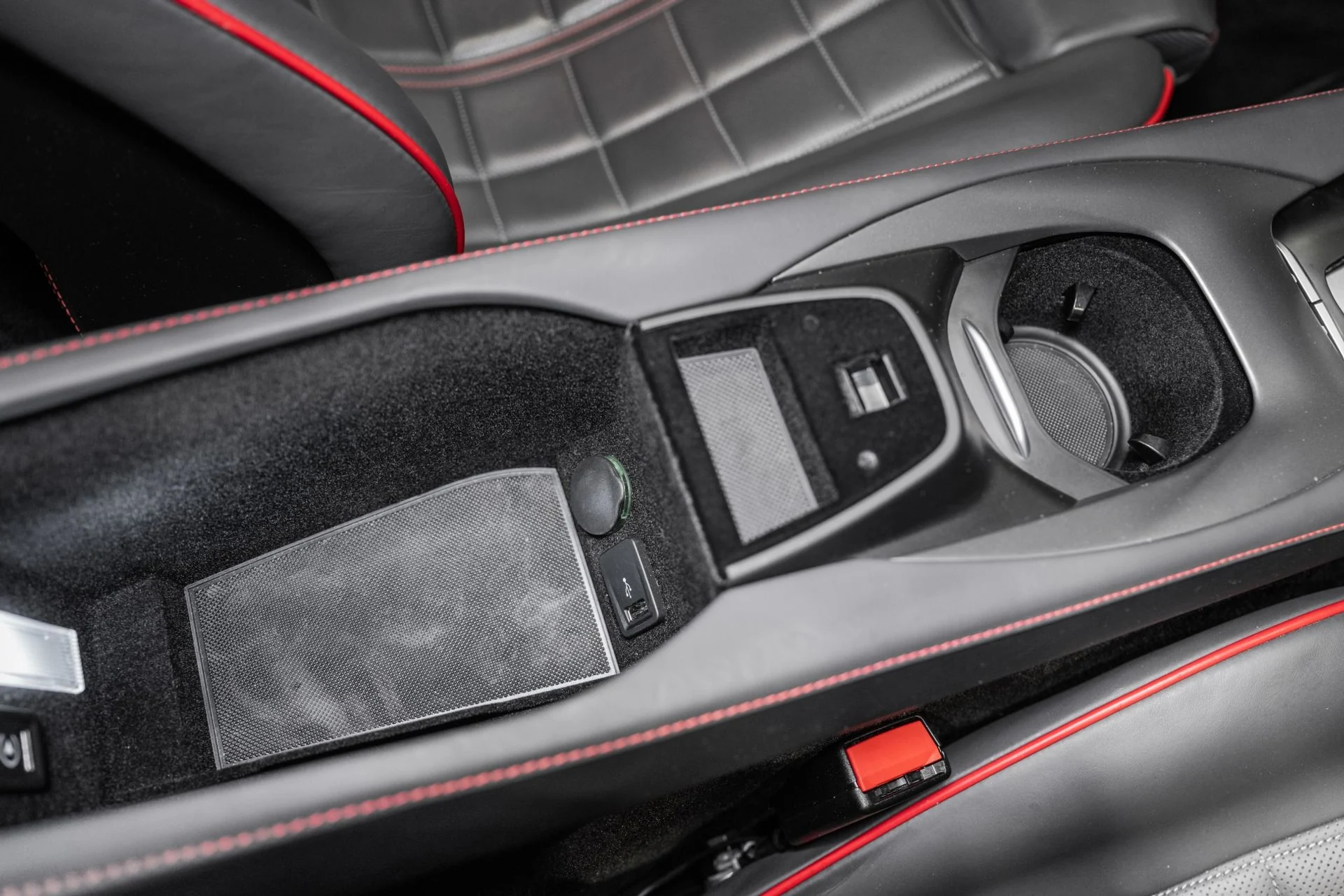 mph045_1623414370_Used_2019_Ferrari_Portofino_1780718714_50d391a2a1
