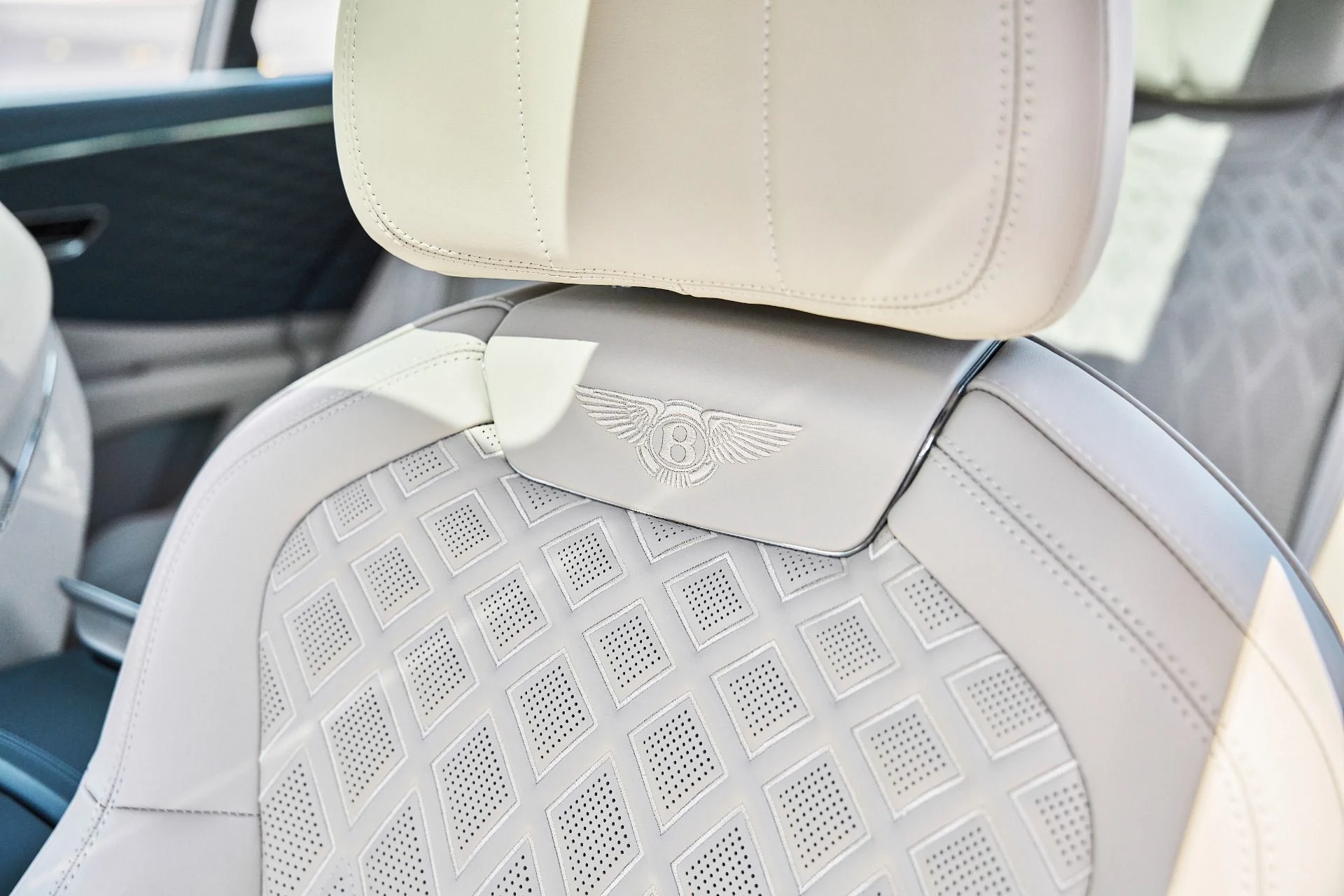 mph045_1624280859_Used_2022_Bentley_Flying_Spur_W12_1781229049_5e5965d5c4
