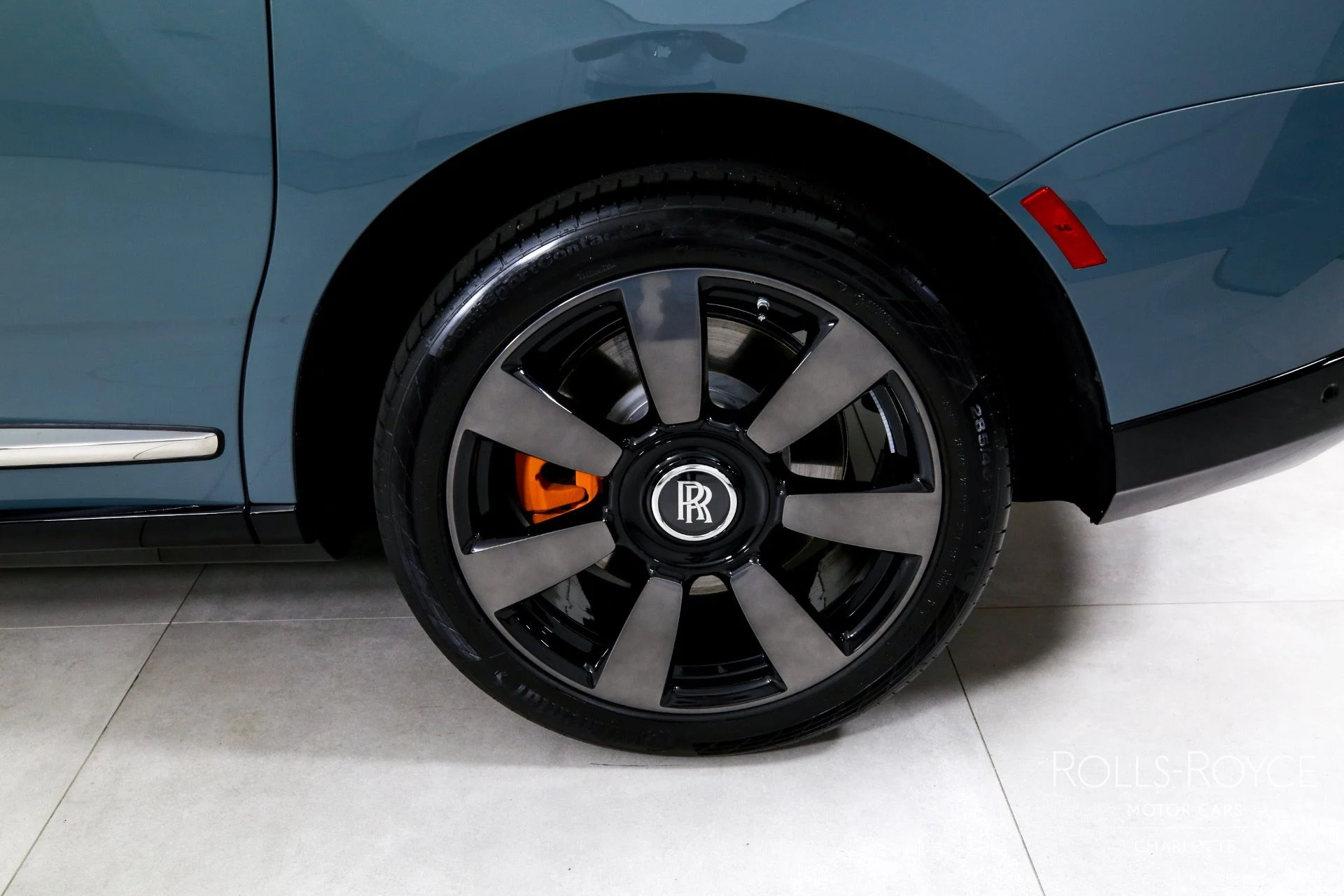 mph045_1633682233_Used_2025_Rolls_Royce_Cullinan_1759510735_fc16d8c9fe