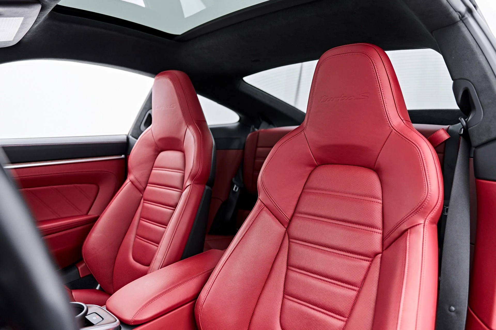 mph045_1635373553_Used_2022_Porsche_911_Turbo_S_1790299764_f04c4d5732