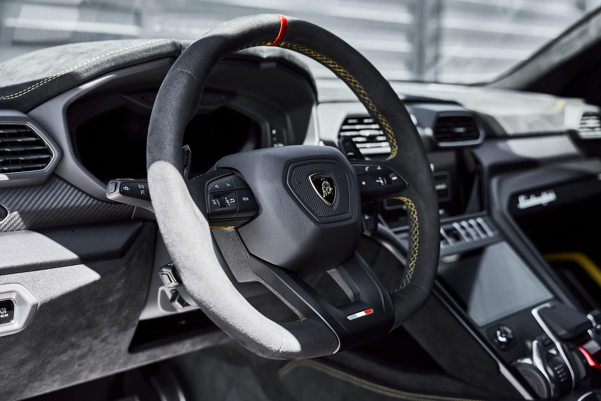 mph045_1637687335_Used_2024_Lamborghini_Urus_Performante_1778117027_b838b83405