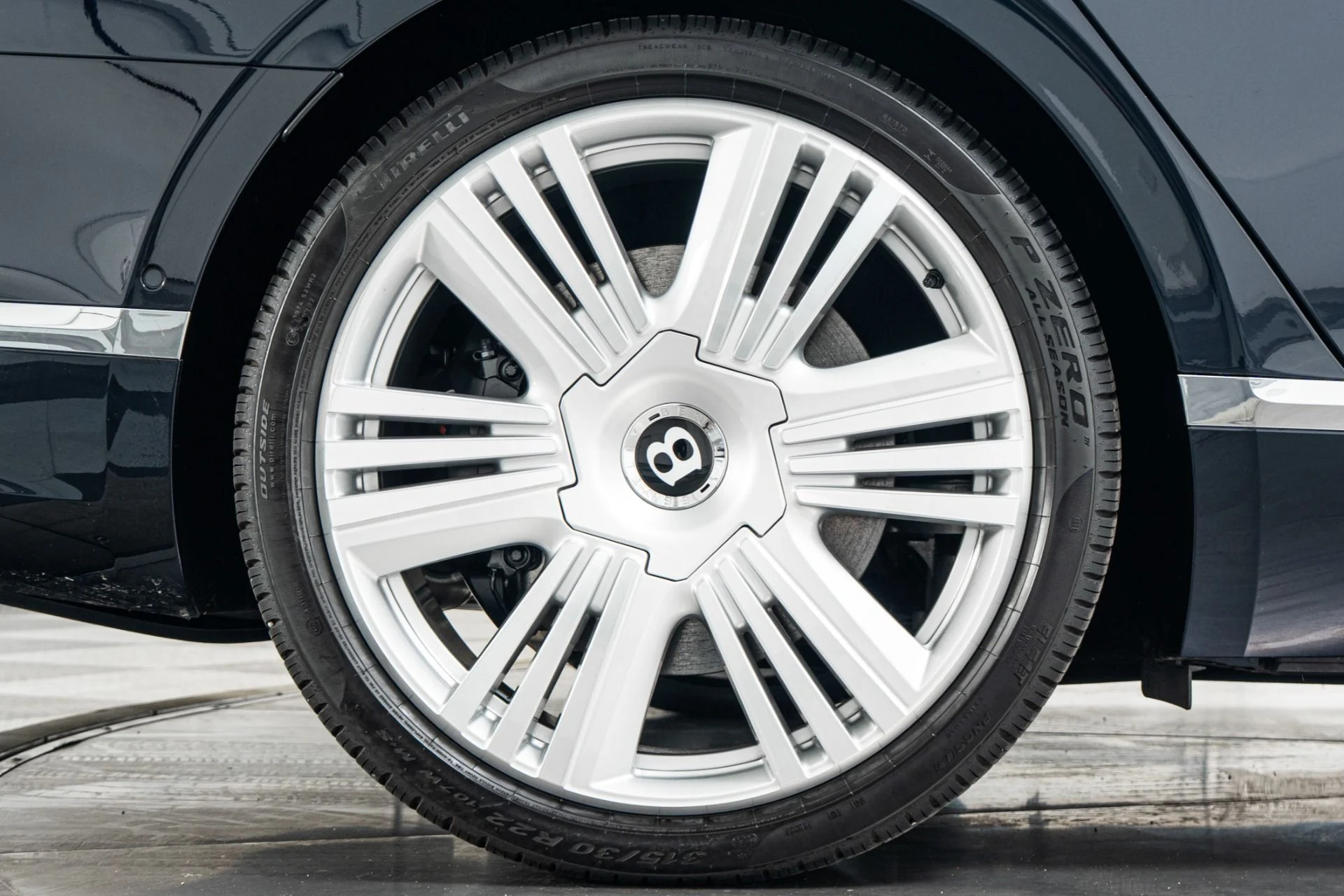 mph045_1637837439_Used_2026_Bentley_Flying_Spur_Azure_Bang_and_Olufsen_Audio_Mulliner_Driving_Specification_1778702450_793573062c