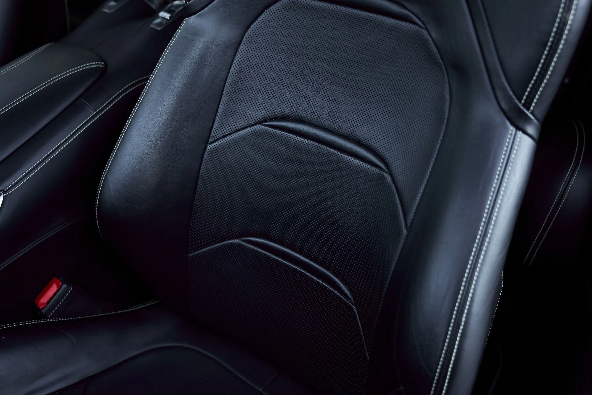 mph045_1641769848_Used_2018_Ferrari_GTC_4_Lusso_T_1770509600_1ea9ec8eac