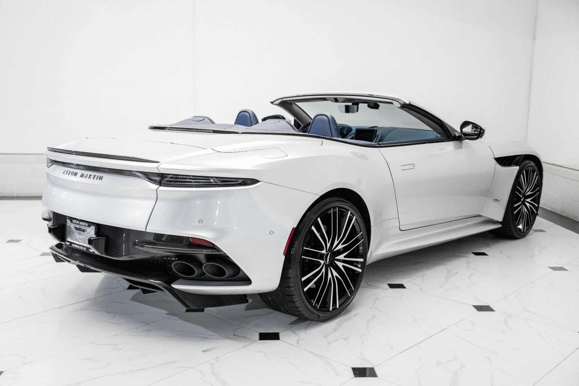 mph045_1662050920_Used_2020_Aston_Martin_DBS_Superleggera_1753546861_f709b9db93
