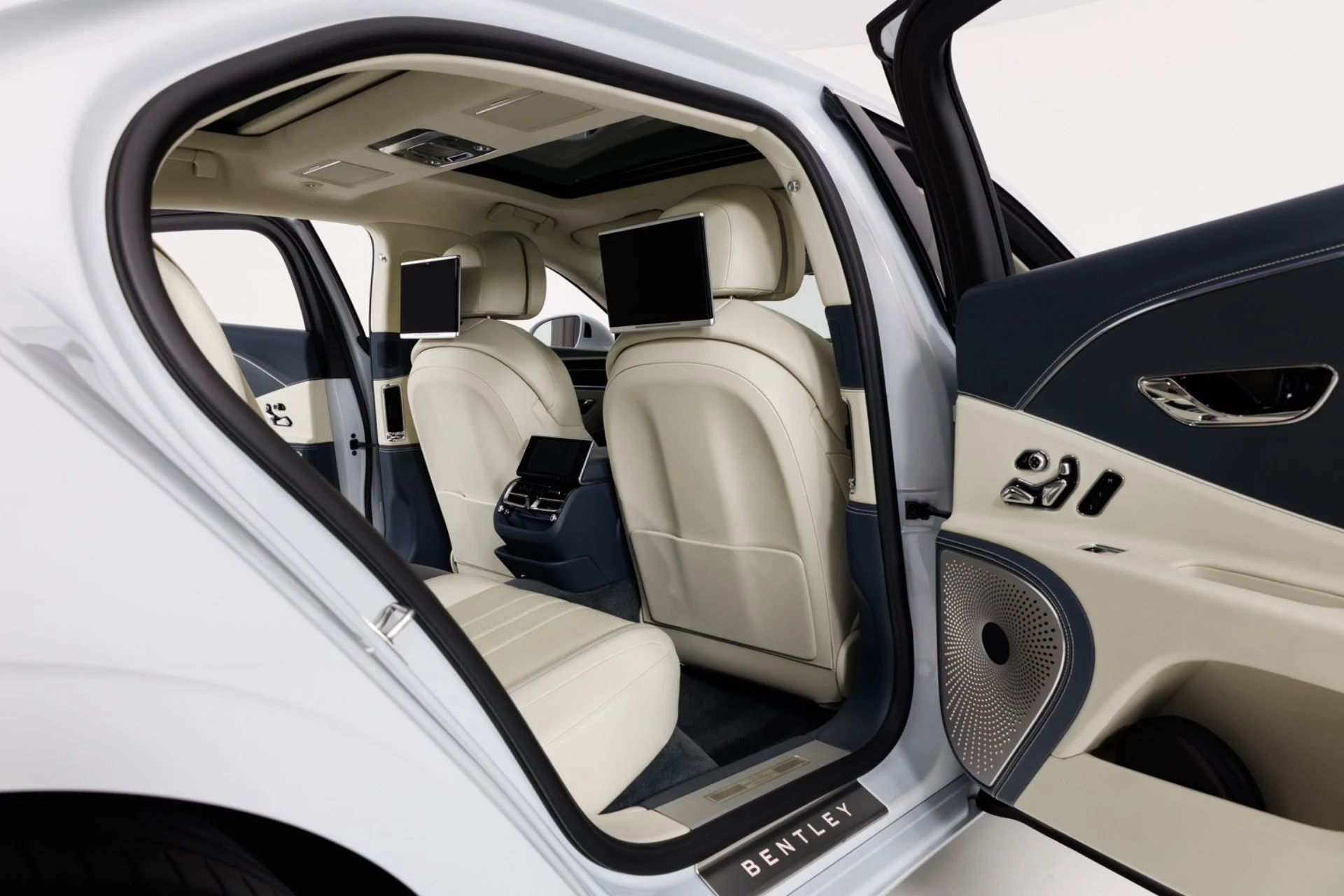 mph045_1677056166_Used_2020_Bentley_Flying_Spur_W12_1776899559_f40b839edf