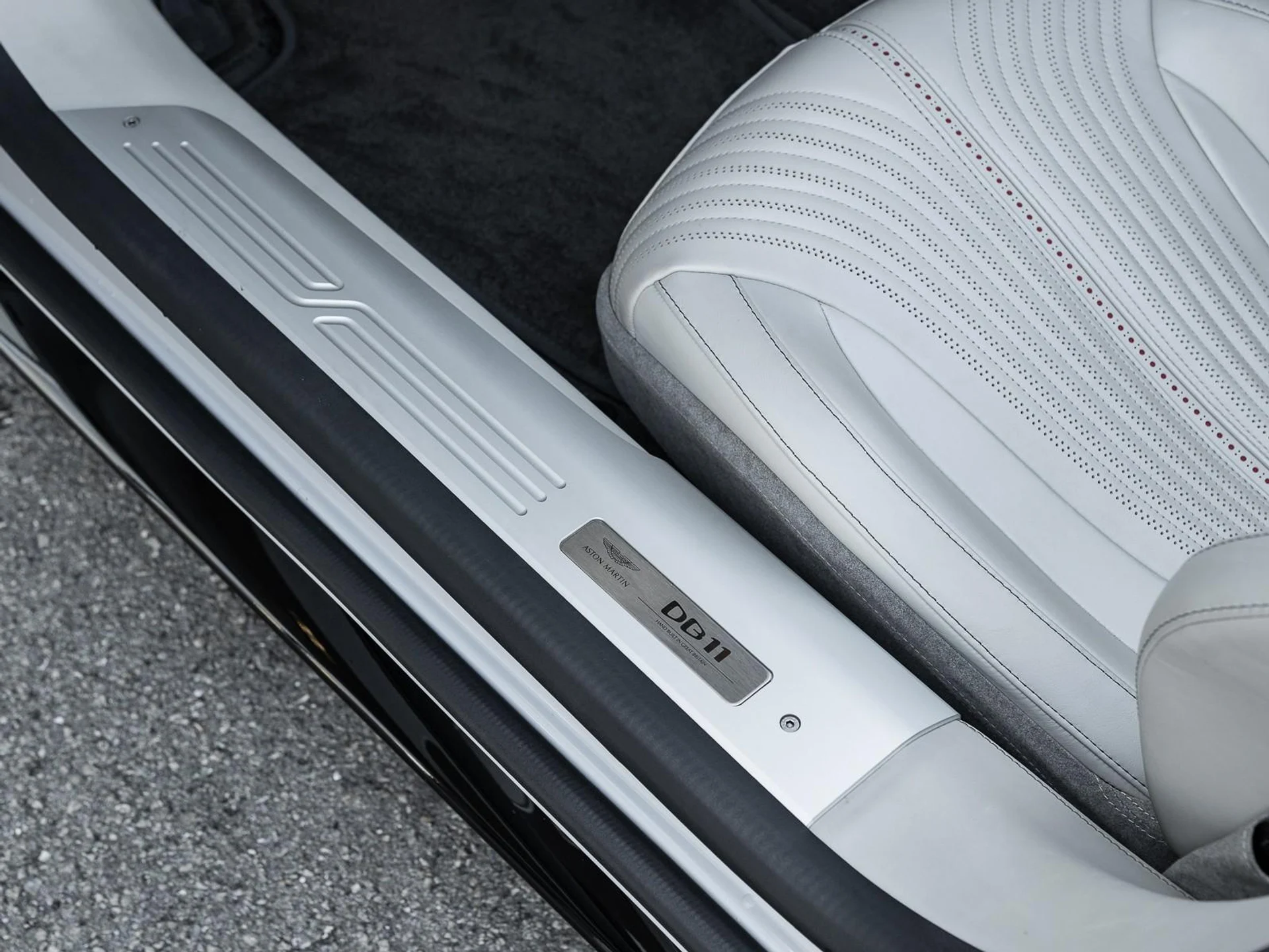 mph045_1715575087_Used_2022_Aston_Martin_DB_11_1767028120_68a110be7a