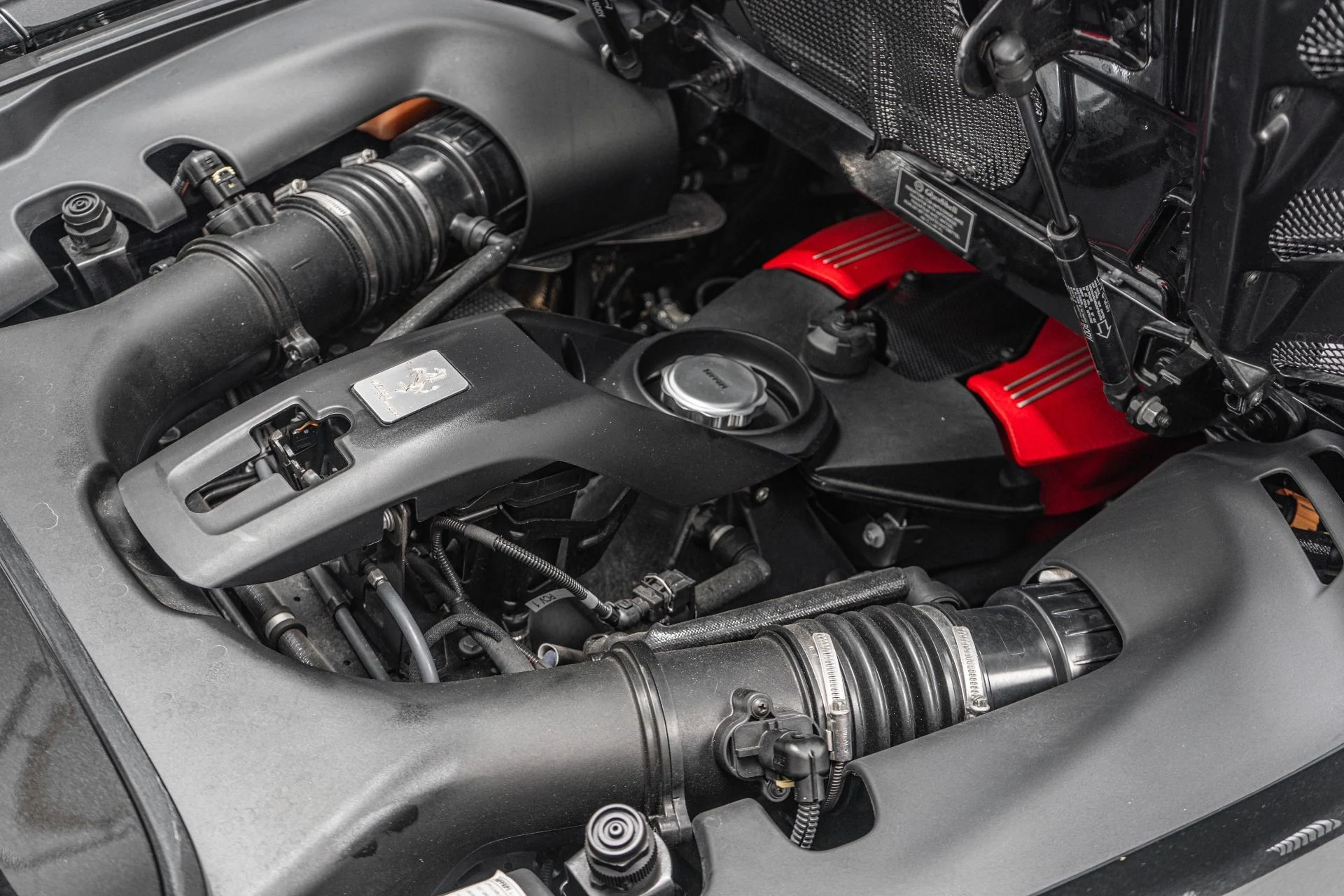 mph045_1719305468_Used_2018_Ferrari_488_Spider_Extensive_Carbon_Fiber_Trim_Low_Miles_1776720034_b3e74fb2ea