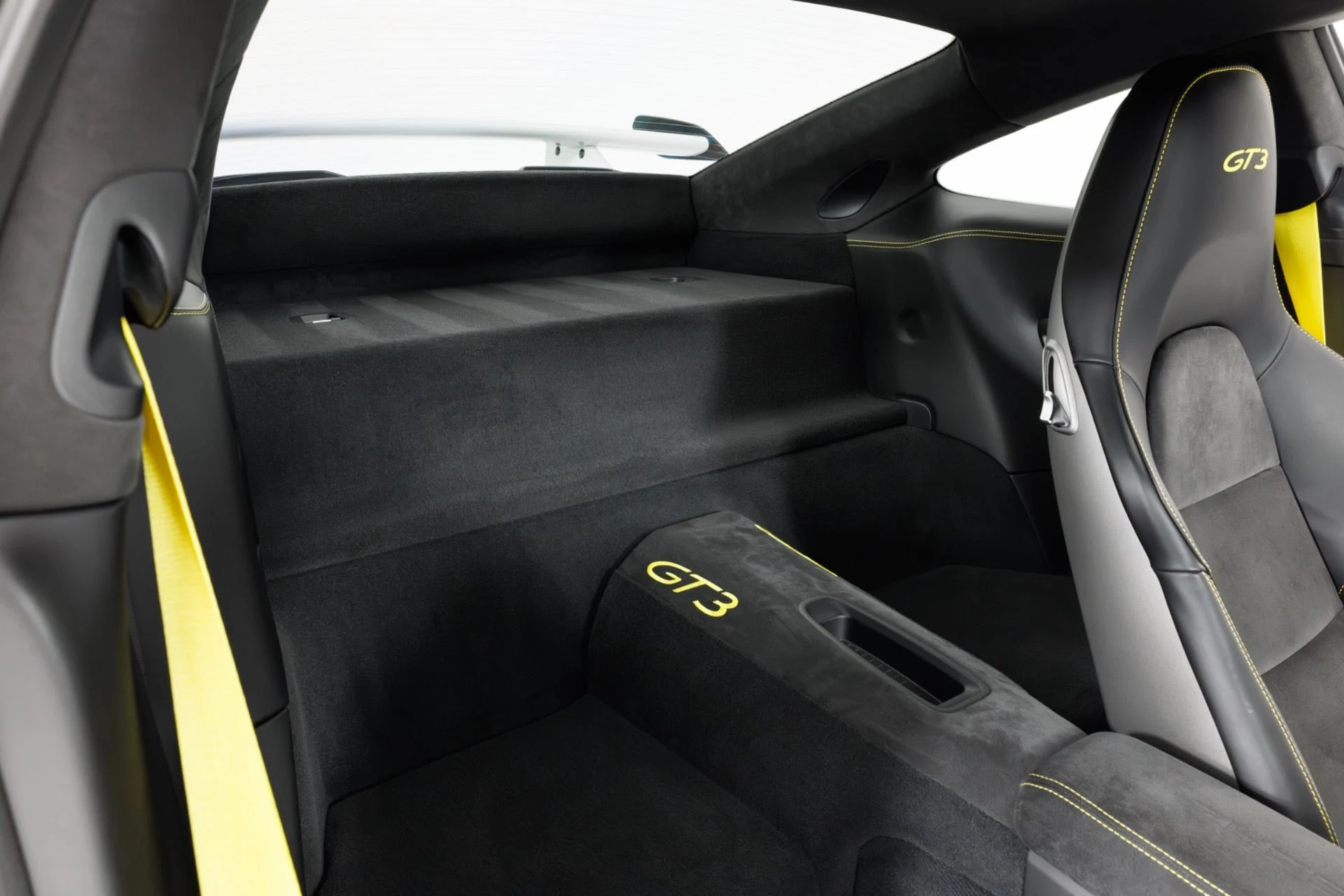 mph045_1721220296_Used_2018_Porsche_911_GT_3_1782317506_1f59e55a53