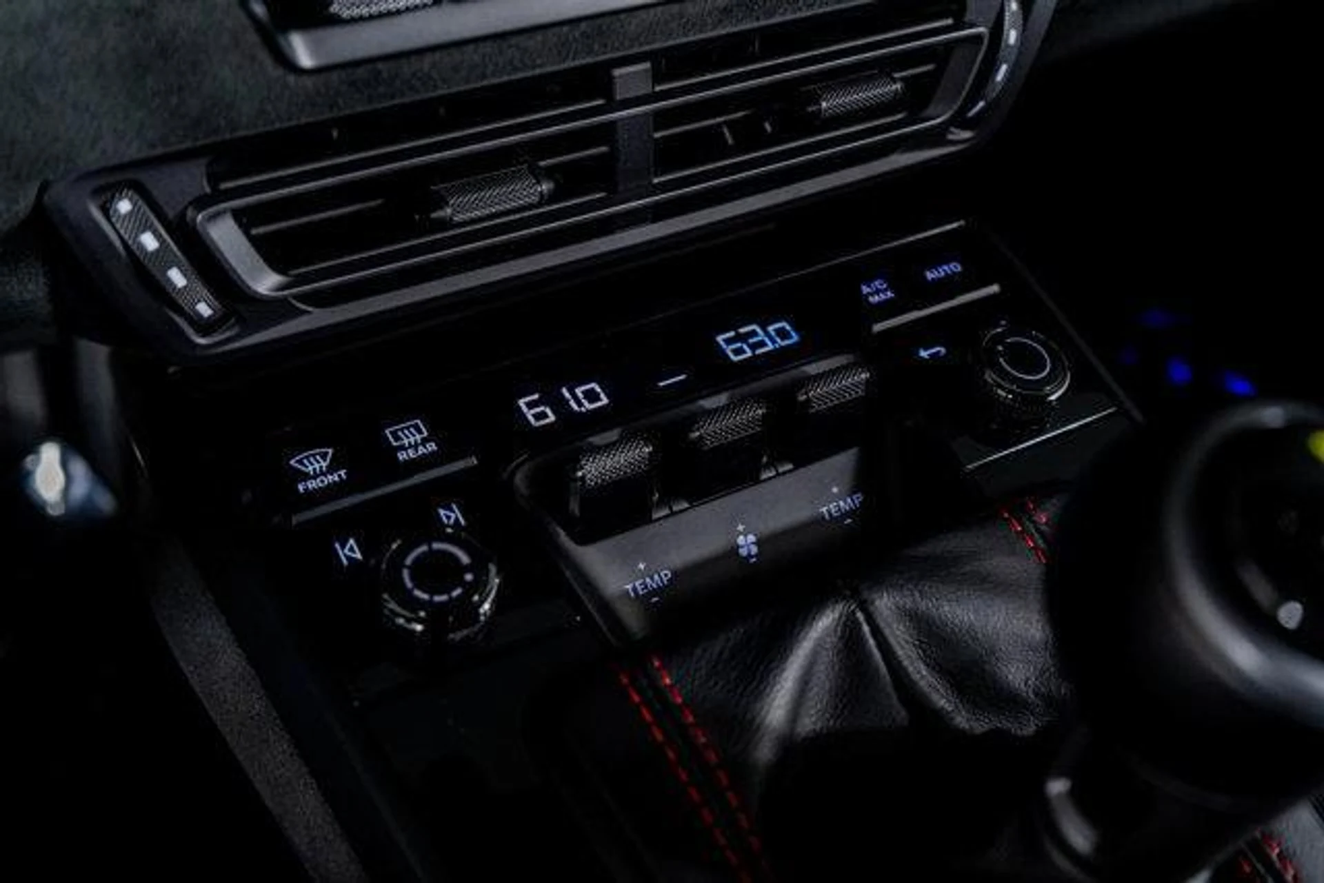 mph045_1724427036_g_R_Oap_Sy_Osg_G_Et_Yh_A8_Bl_IV_Sg_N0n_U_1b03284d78