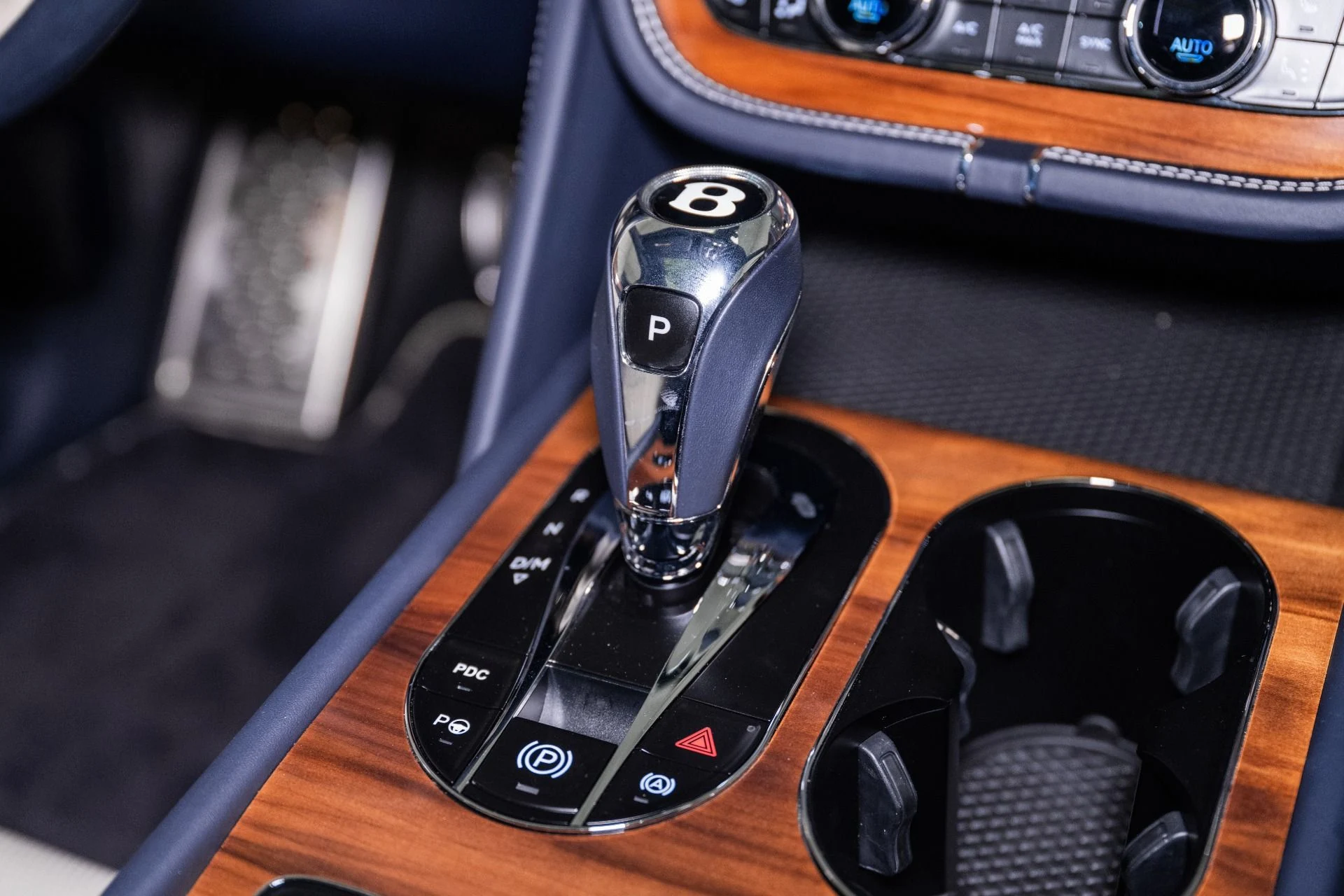mph045_1731128948_Used_2019_Bentley_Bentayga_V8_1759420865_b0e4bae7b1