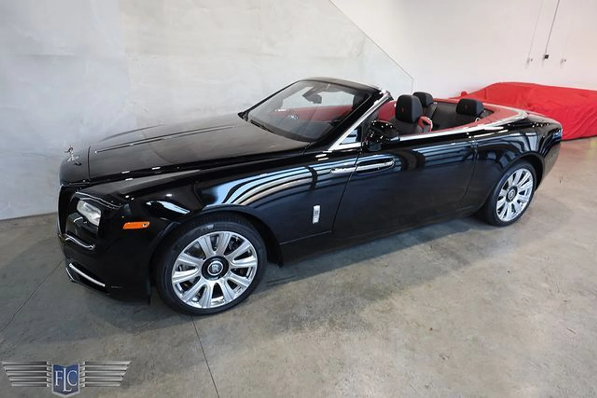 mph045_1733370576_used_2017_rolls_royce_dawn_convertible_9689_23082501_50_640_fe271dbe0e