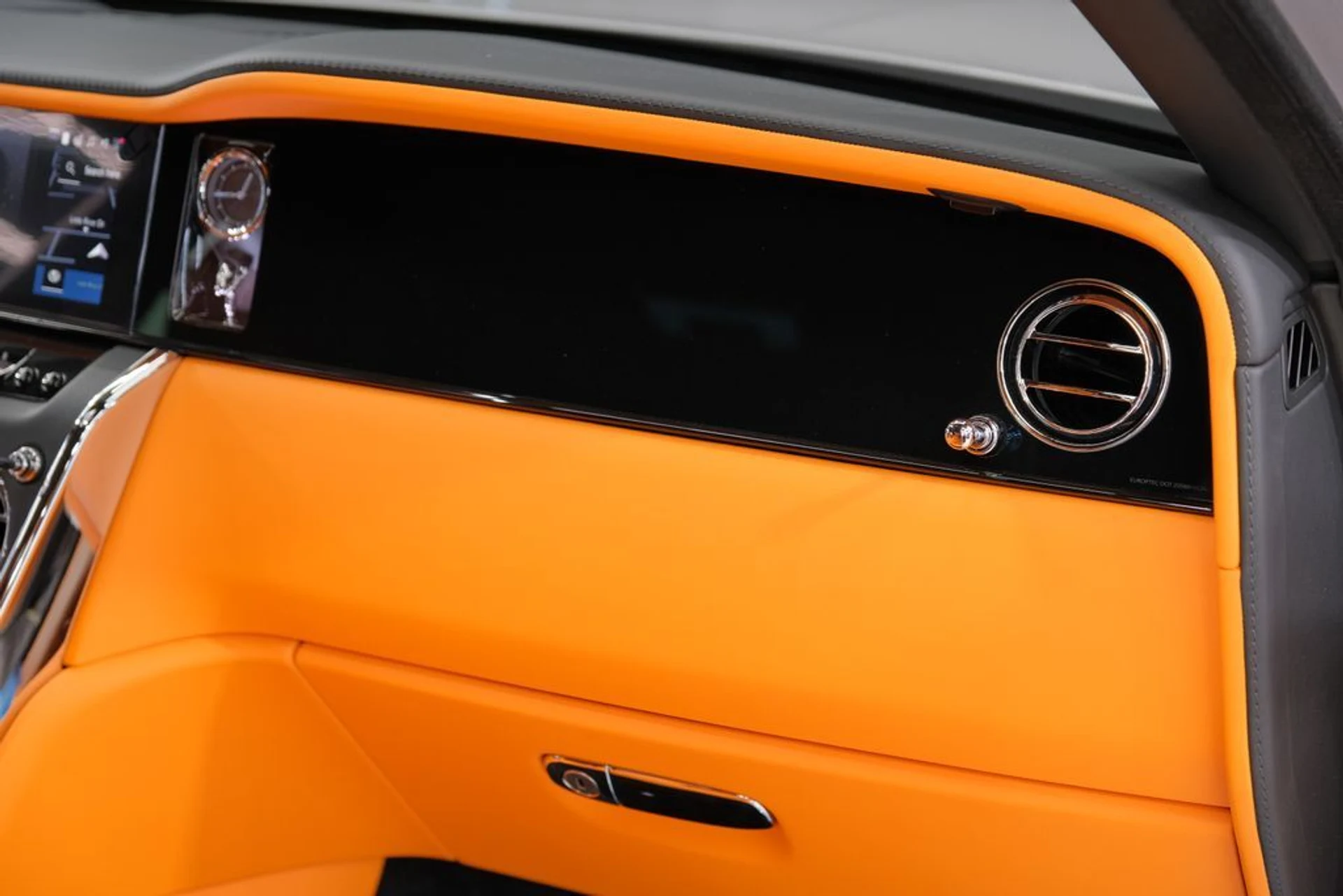 mph045_174929485_531f94d20a6879c4f1673b421c9b0d40_6f1c54eb3c