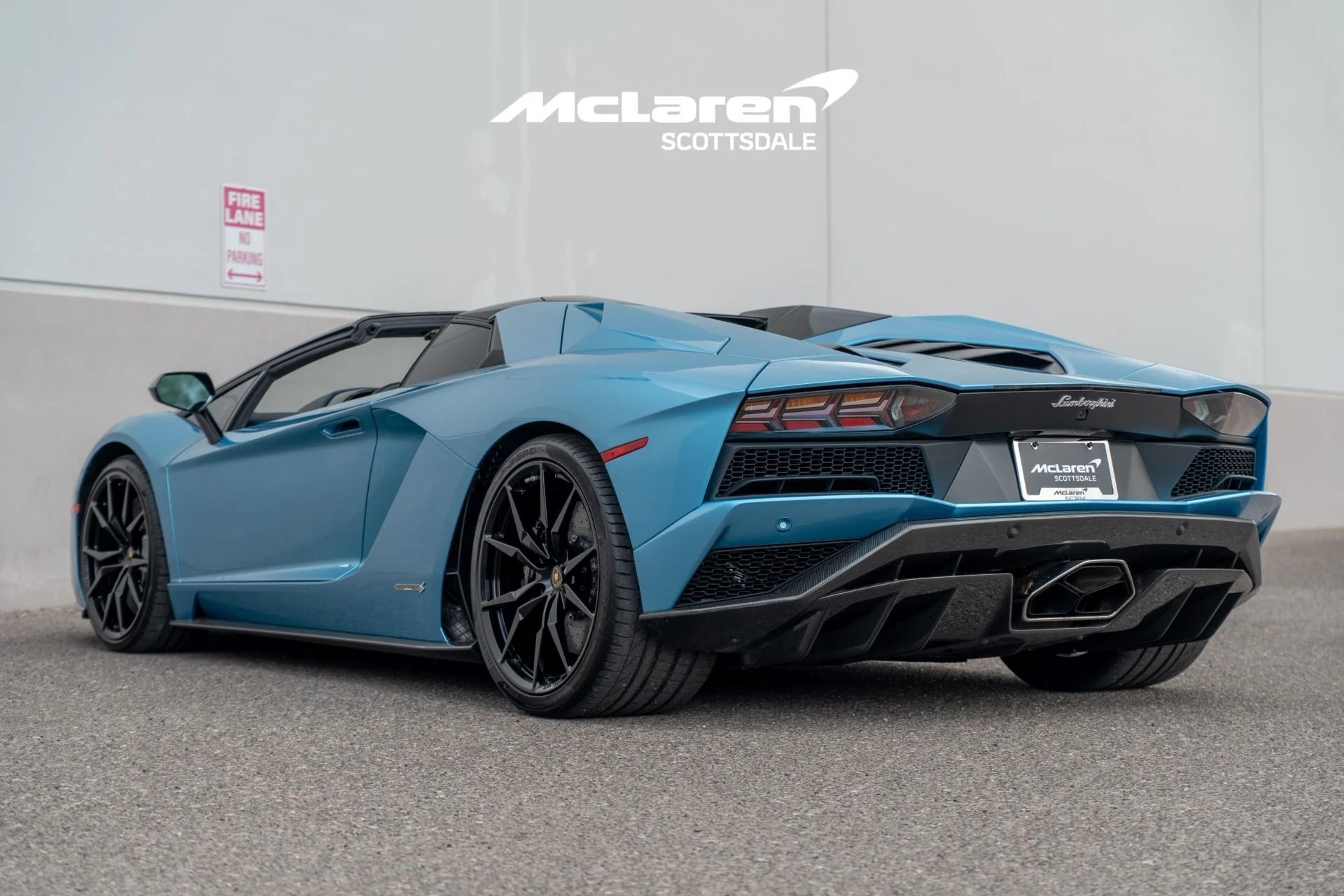 mph045_1757170848_Used_2019_LAMBORGHINI_AVENTADOR_1790281306_08a2687217